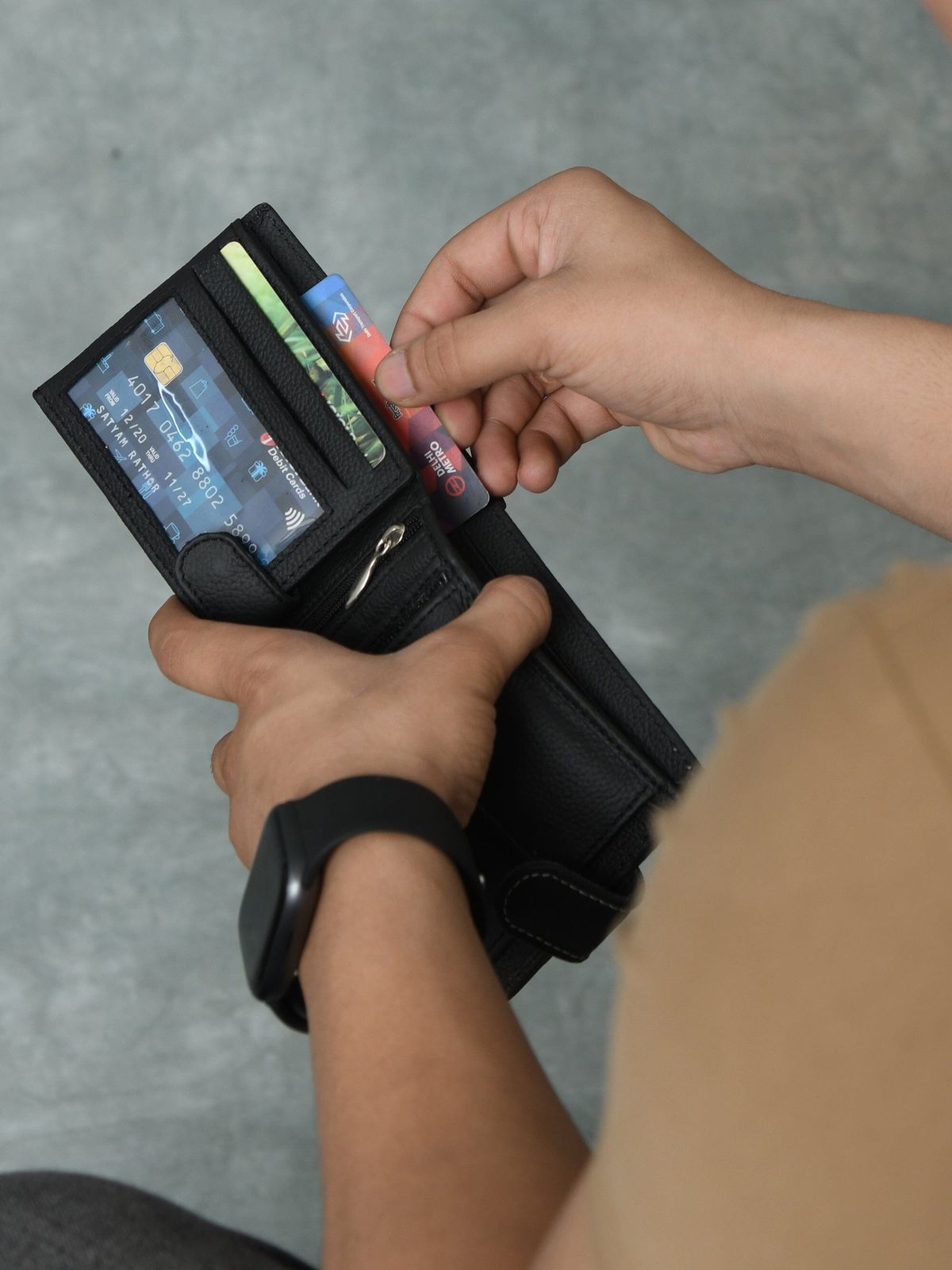 7 sai lầm khi chọn ví nam khiến bạn trông kém tinh tế