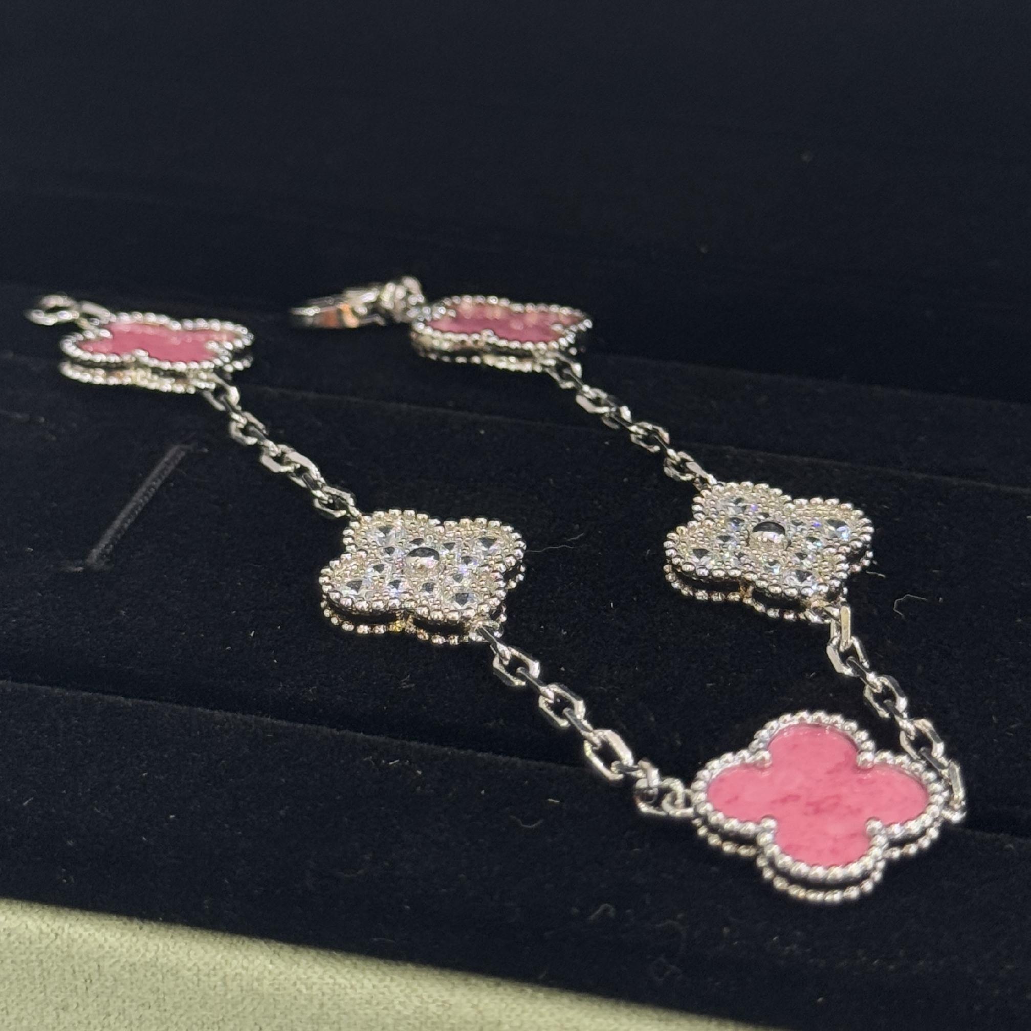 vòng tay titan mạ vàng trắng vancleef to kim cương mĩ hồng_thumbnail_2