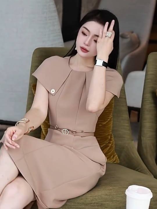 17608-Đầm suông  tiệc màu be  kèm nit cách điệu ( lụa)_thumbnail_0