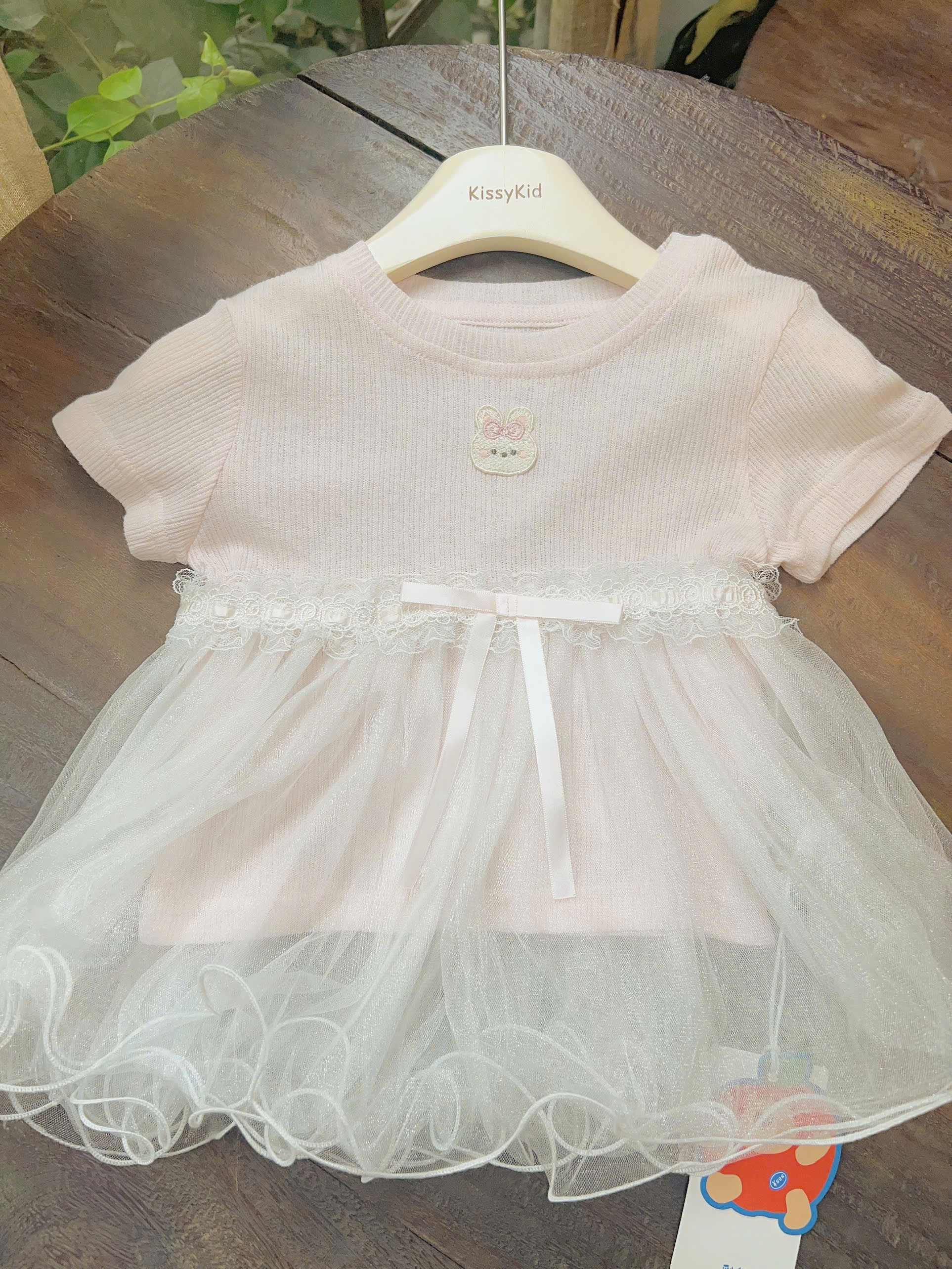 D13 - 272276 - Hồng