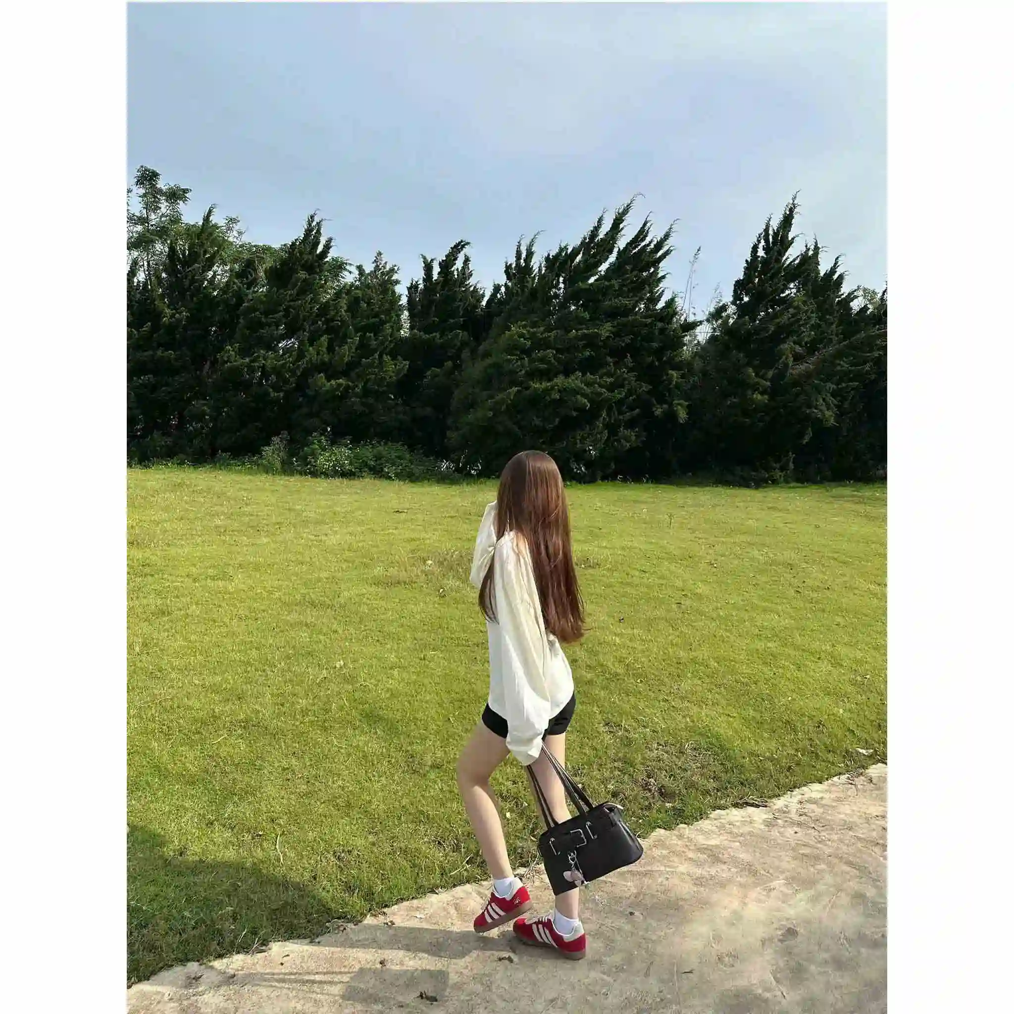 Áo thun nữ form boxy tay dài Miucho cotton dày dặn thoáng mát cổ tròn Hello Kitty in mix 2774_thumbnail_3