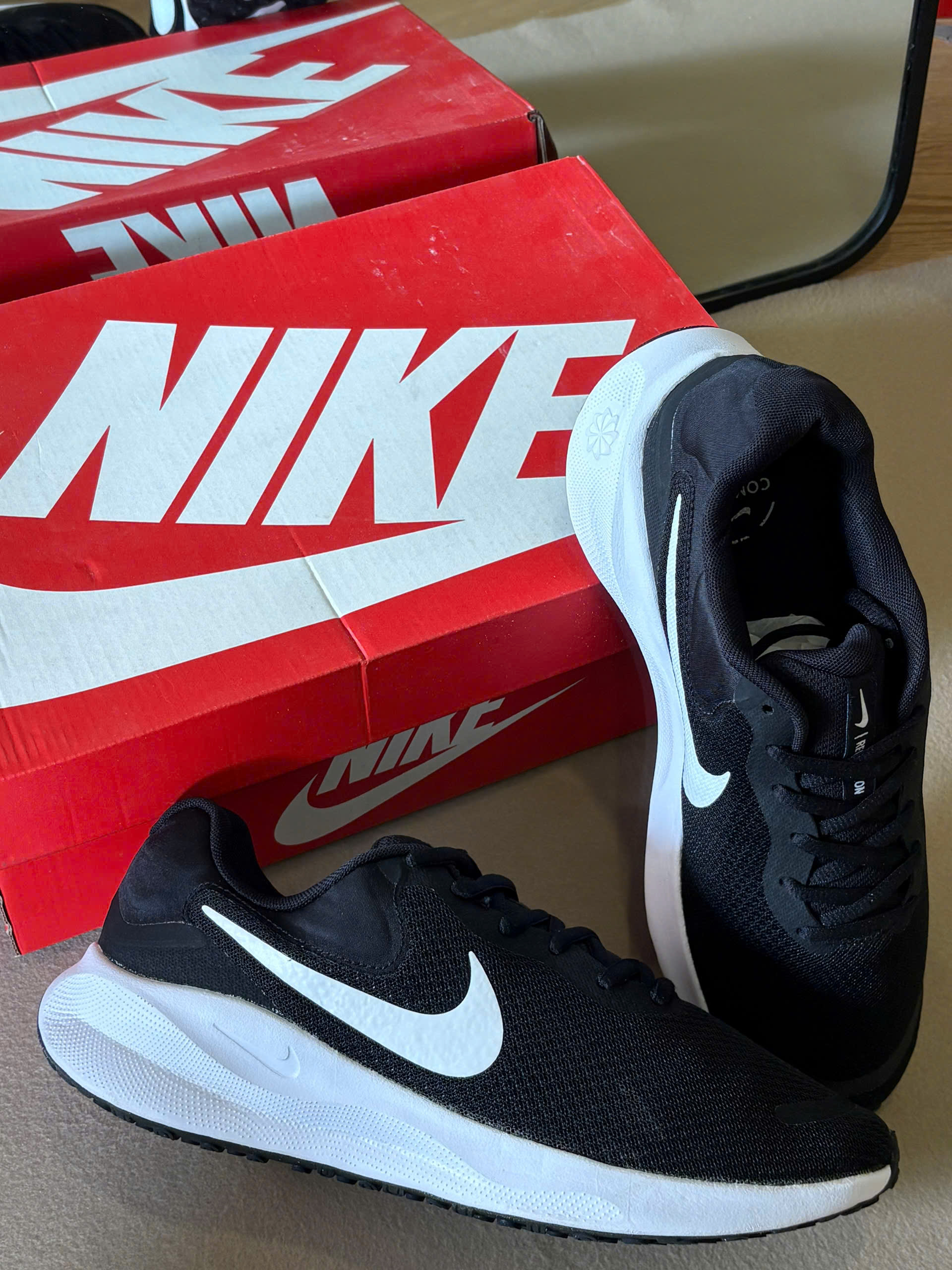 Nike Revolution 7 Black White FB2207-001_thumbnail_5