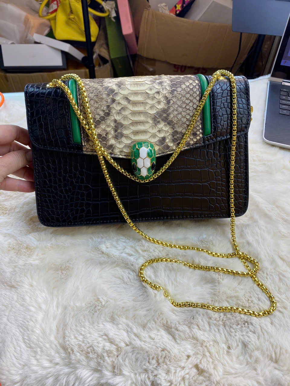 túi  xách đầu rắn kiểu dáng đeo