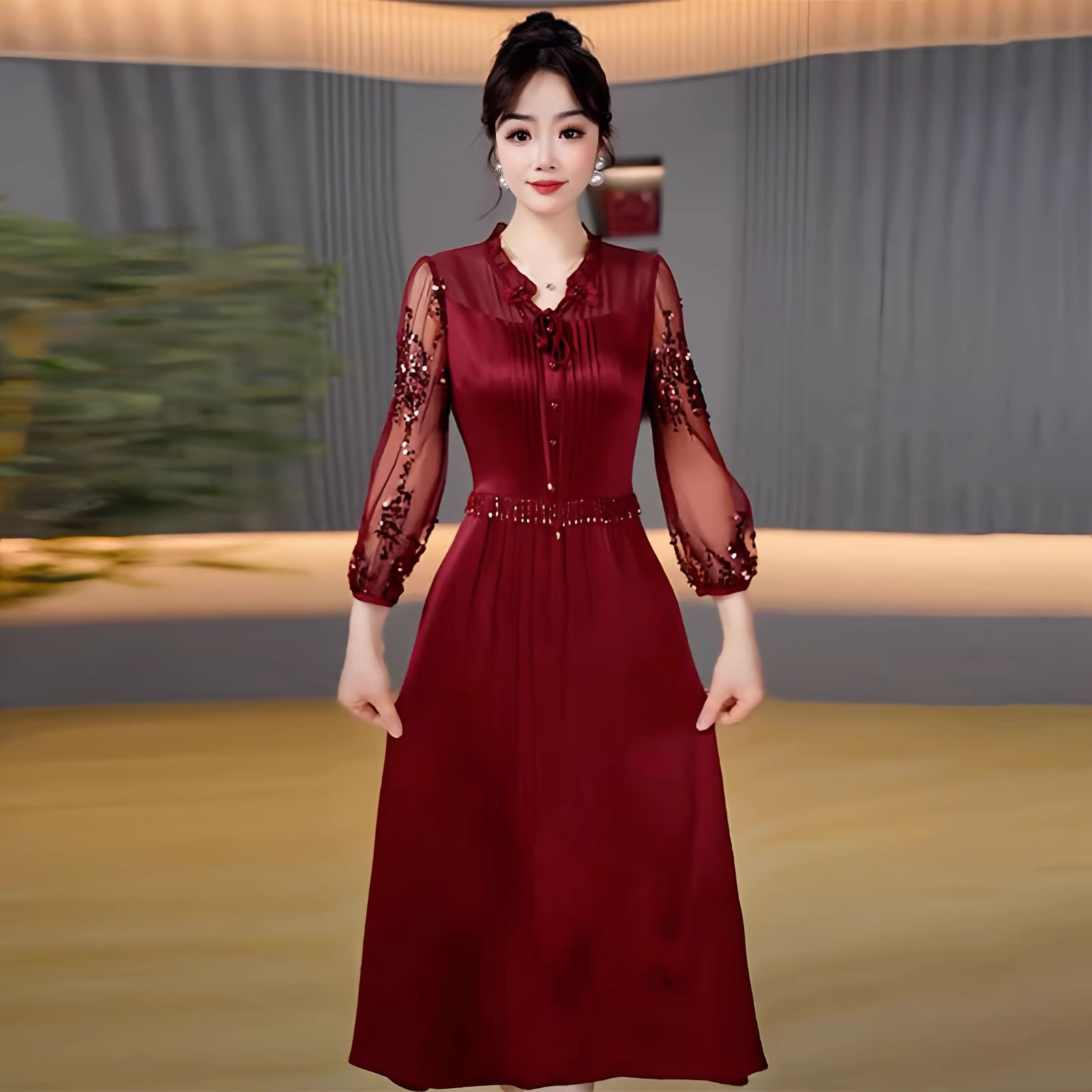 16556-Đầm lụa xoè đỏ phối tay dài voan lứoi kim sa ( lụa, voan lưới)_thumbnail_0
