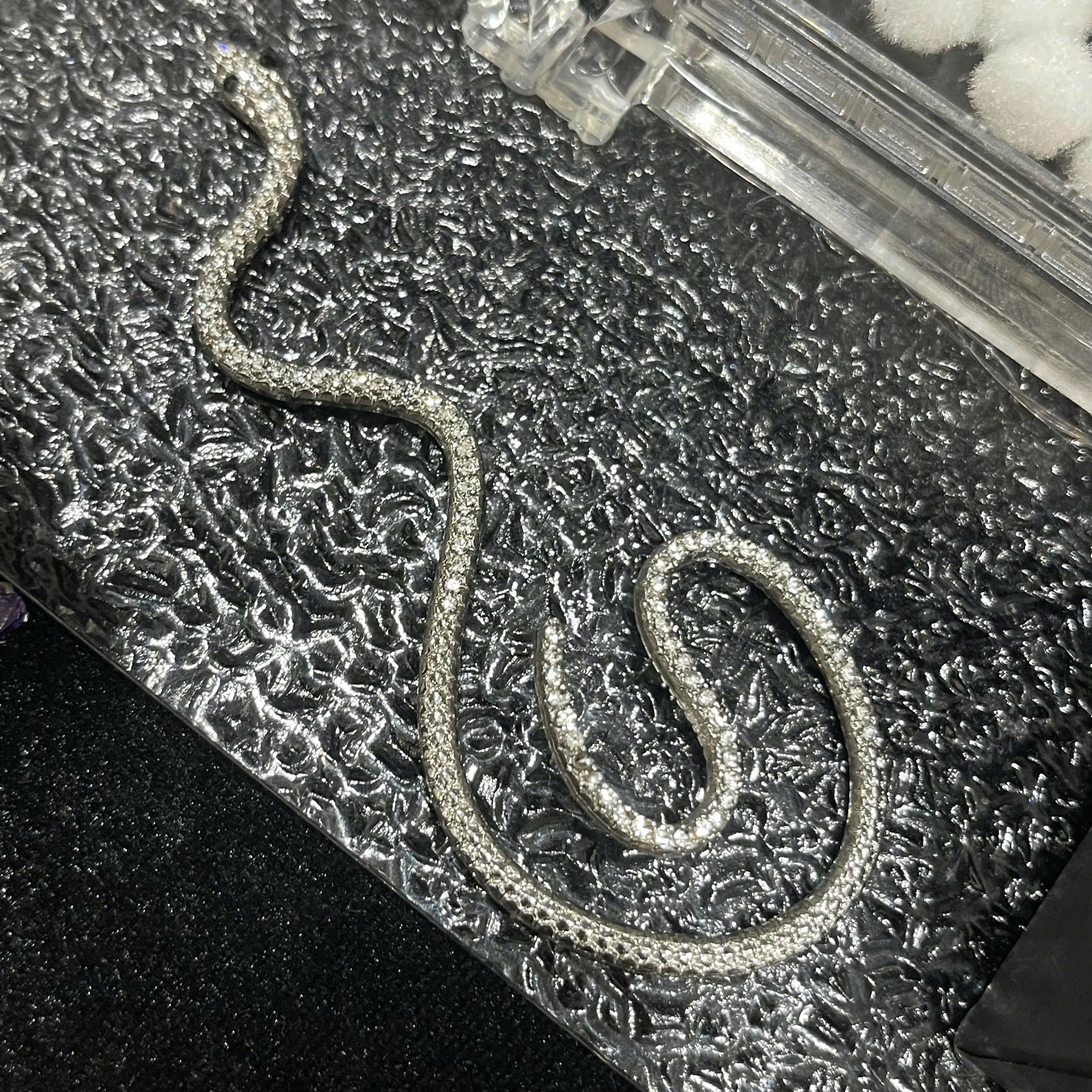 khuyên kẹp giả vành con rắn to uốn éo kim cương tai trái _thumbnail_2