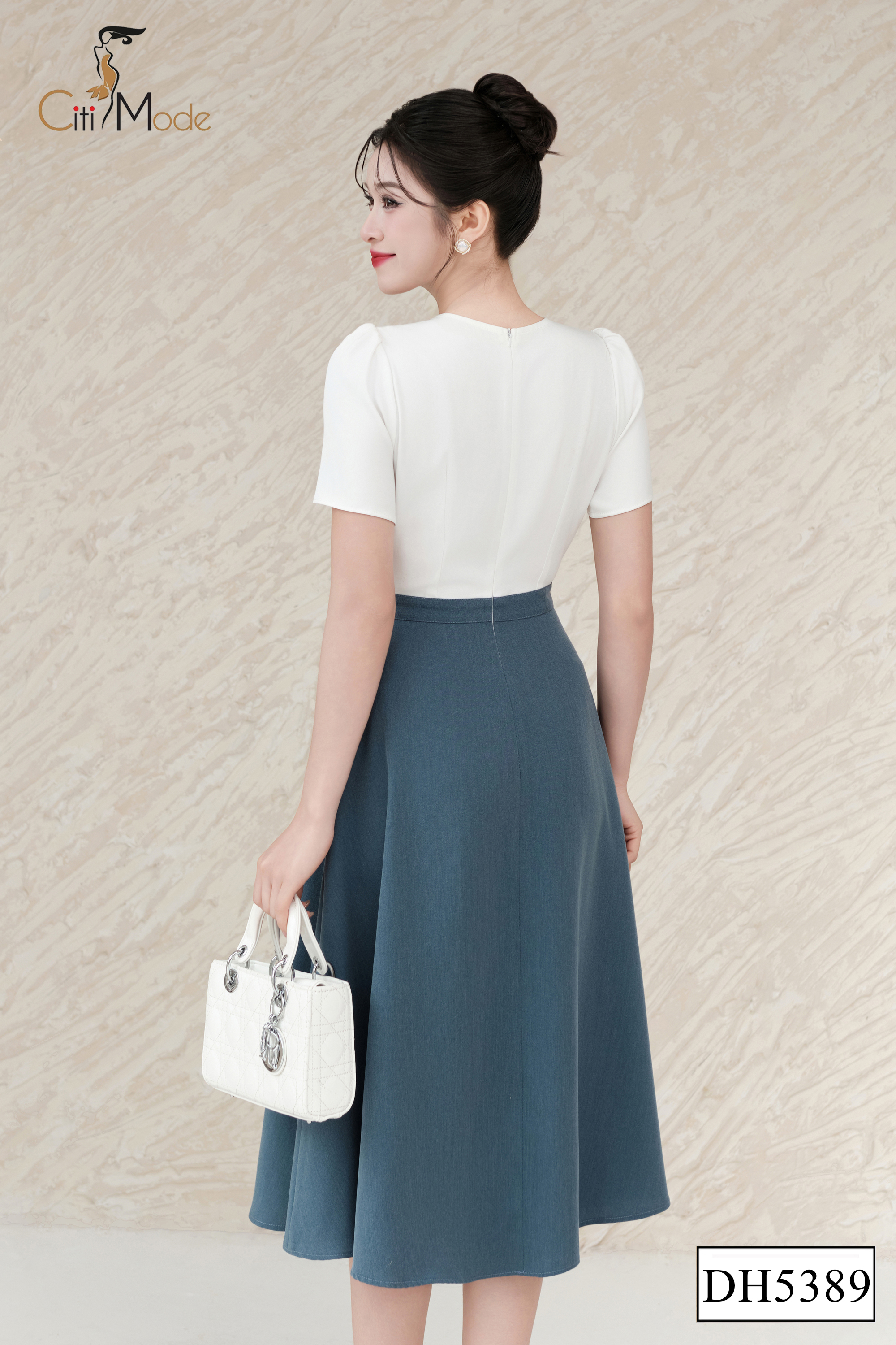 Đầm xòe trắng phối chân xanh đính hoa ngực