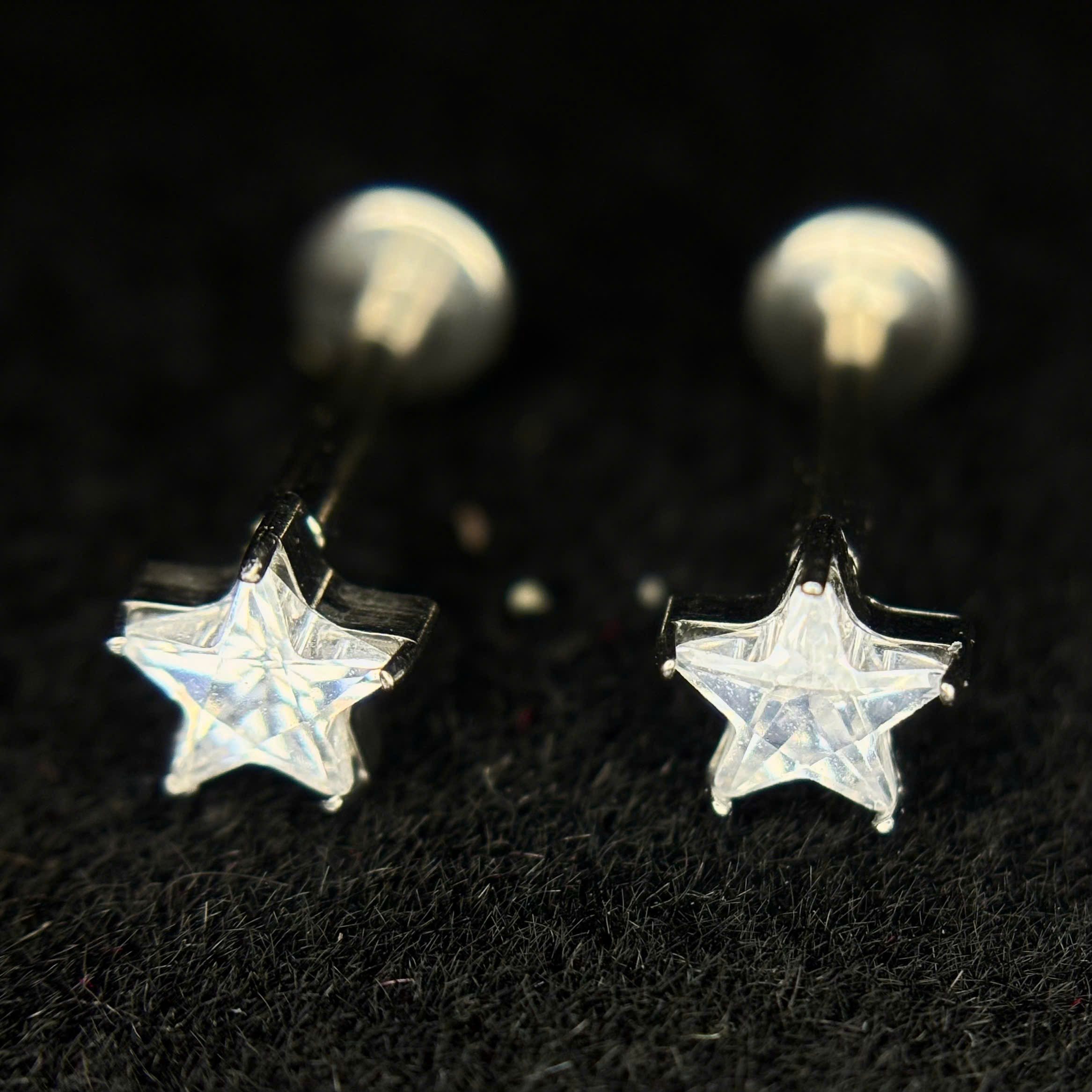 Khuyên kiểu titan sao trắng 4mm_thumbnail_2