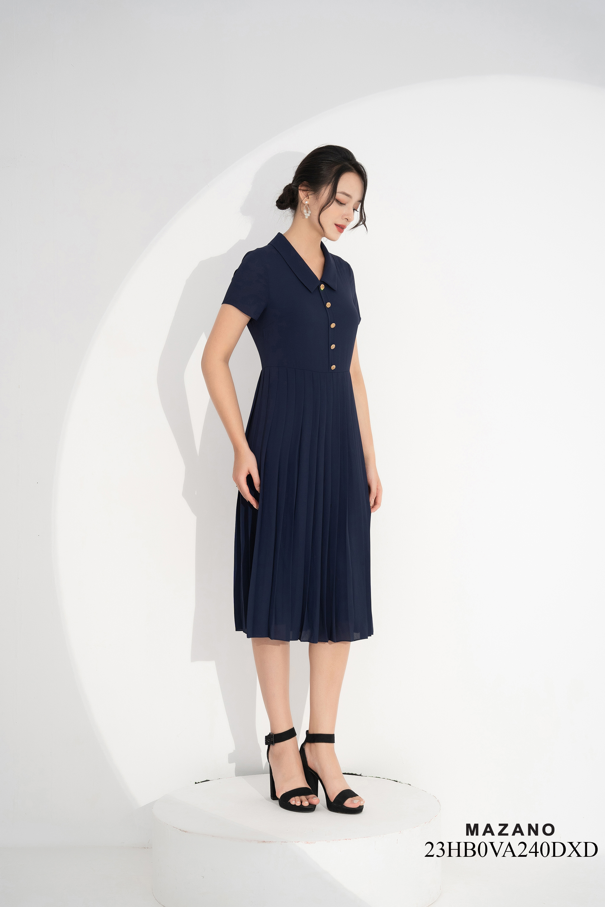 Đầm xanh suông chân dập ly_thumbnail_2