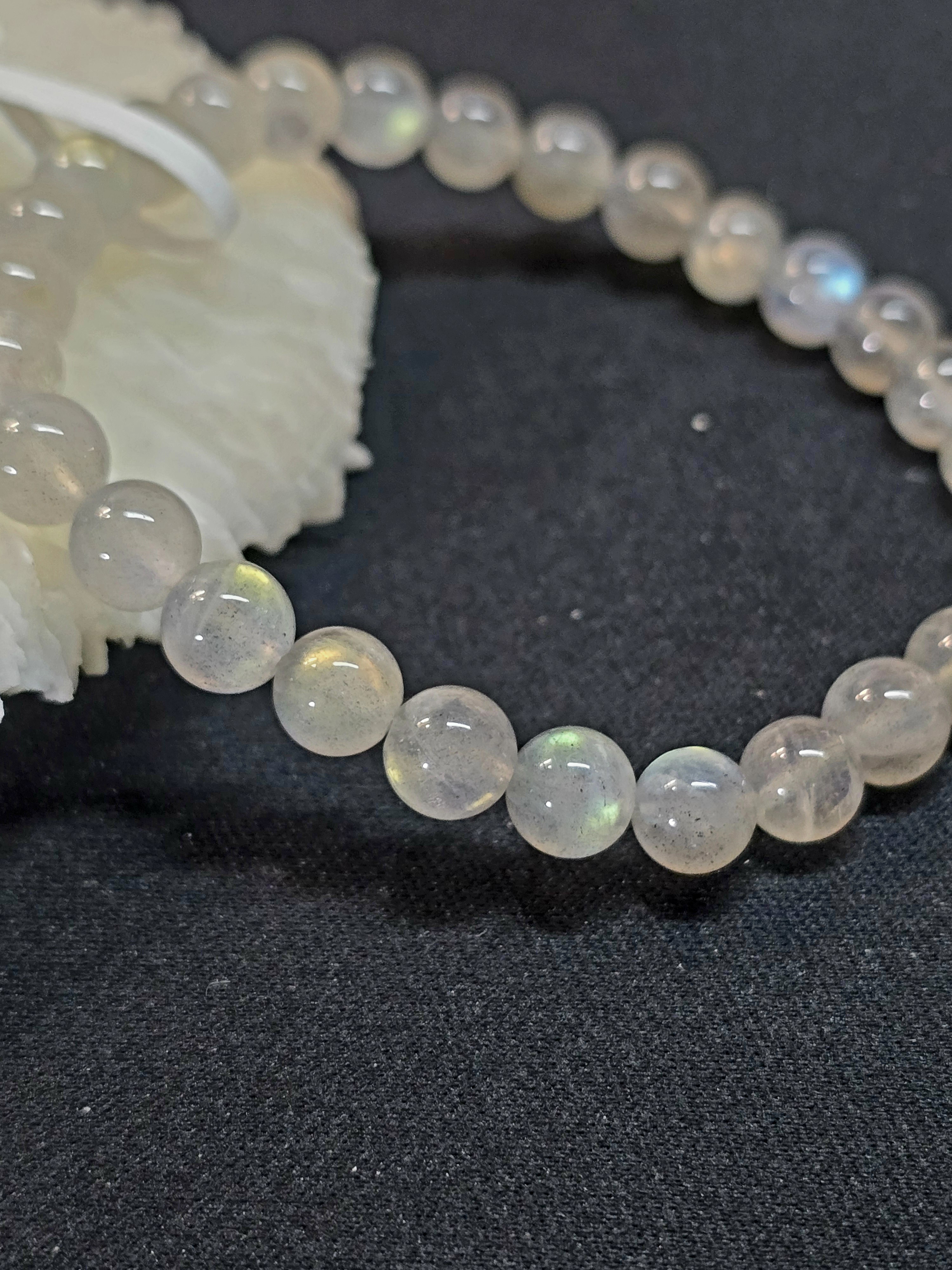 Vòng Tay Đá Xà Cừ Hắc Nguyệt Quang Labradorite Thể Xám_thumbnail_3