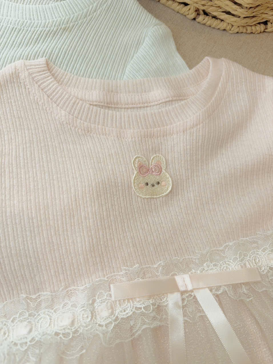 D13 - 272276 - Hồng