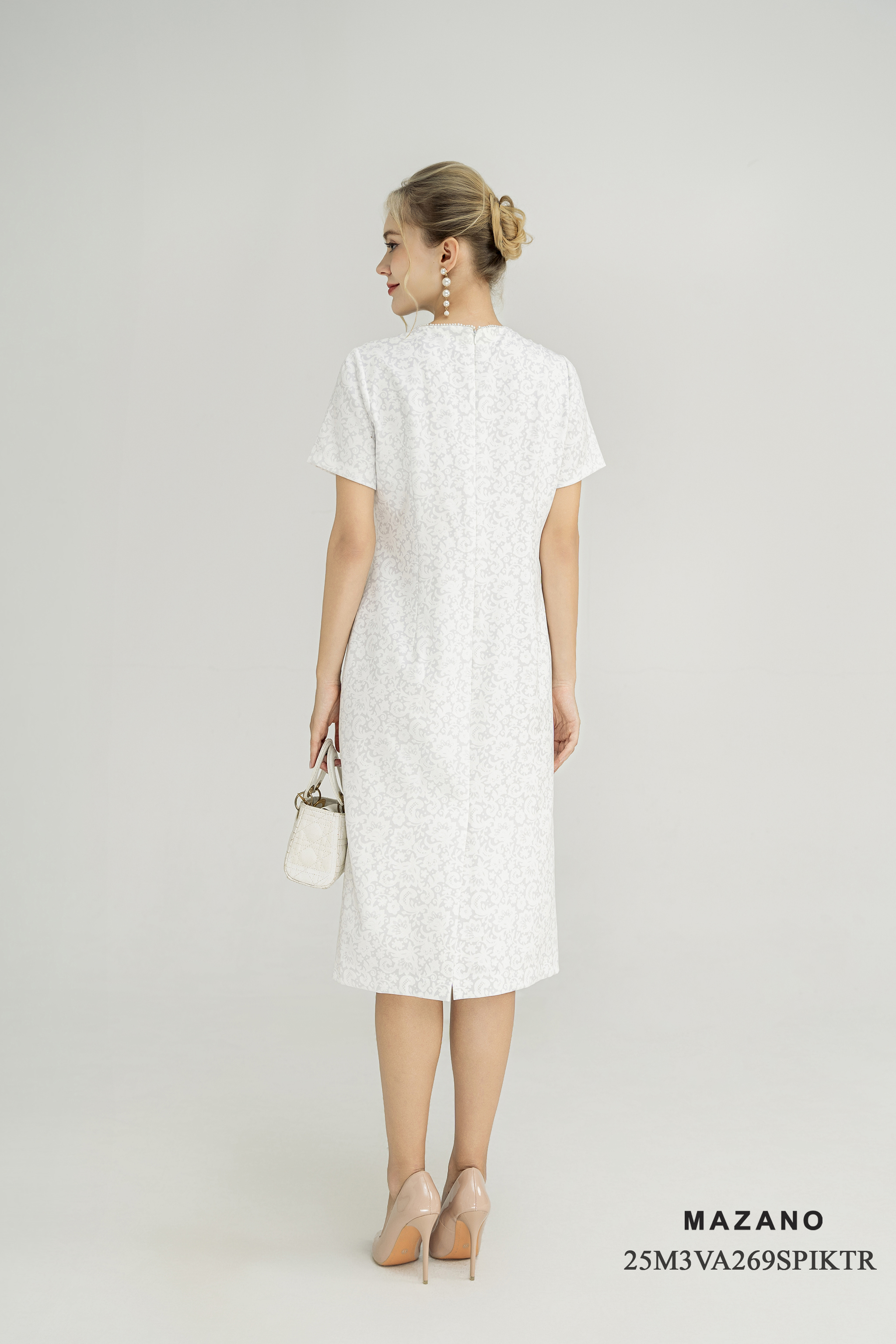 Váy Đầm Suông Vải thô chun Hoạ tiết hoa ren in chìm Cổ tròn viền ngọc trai Tay ngắn Dài qua bắp chân_thumbnail_4