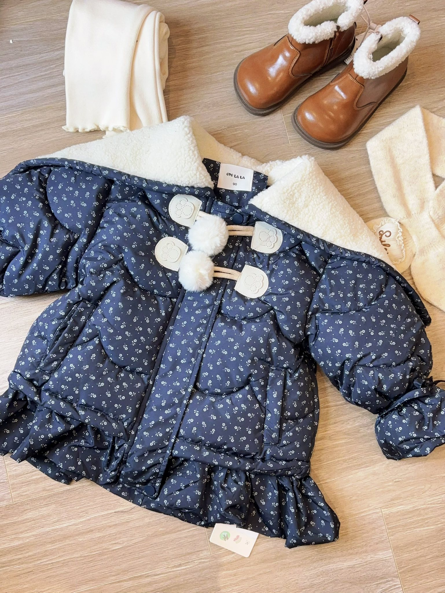 (M180) áo khoác phao xanh navy hoa nhí Opo