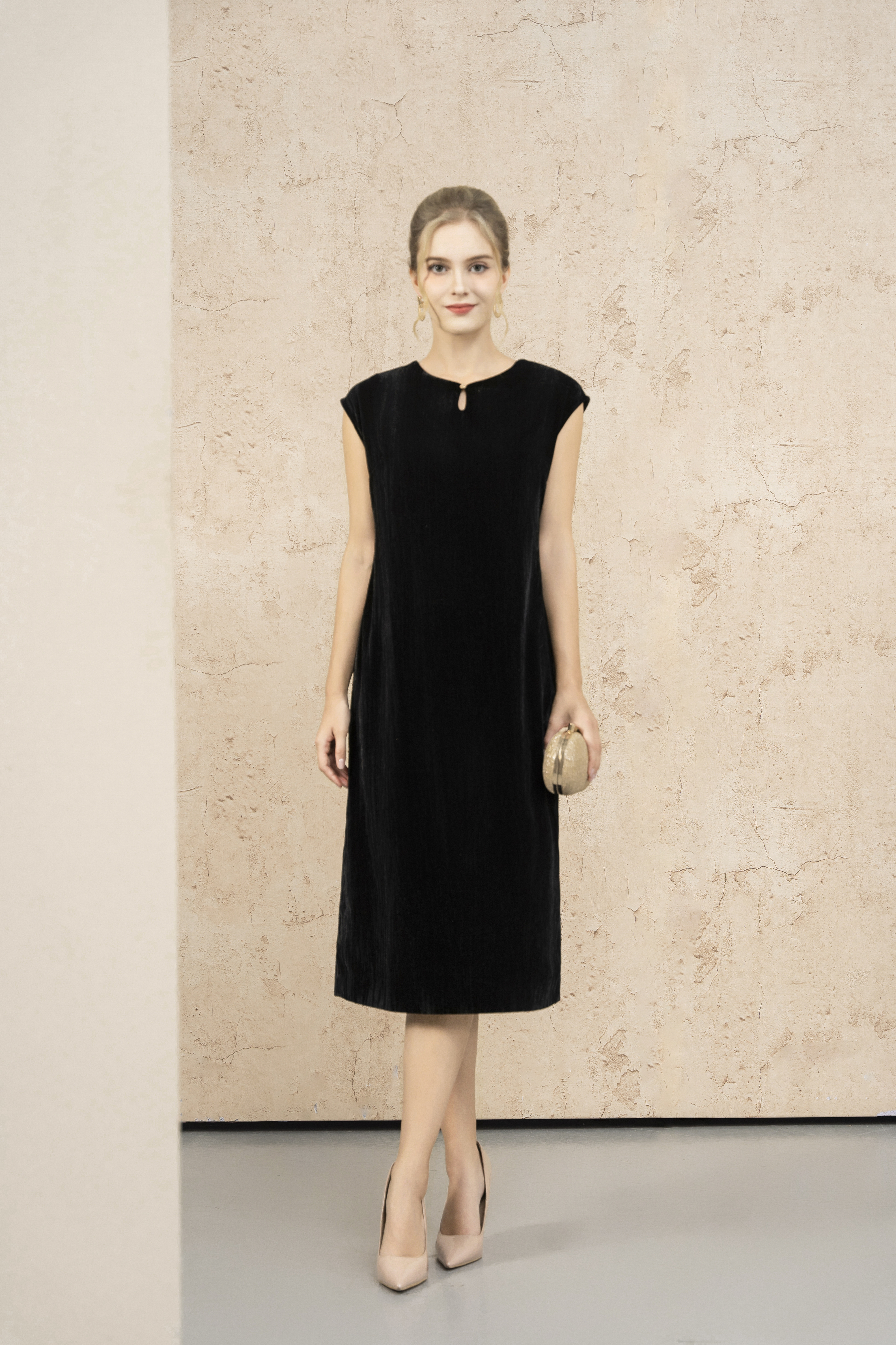 Váy Đầm Suông Vải nhung Cổ tròn trang trí xẻ Tay chờm Dài qua bắp chân