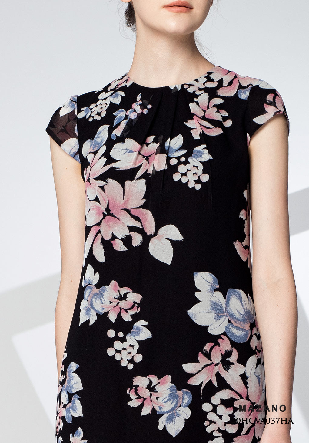 Đầm đen họa tiết mullet cách điệu_thumbnail_4