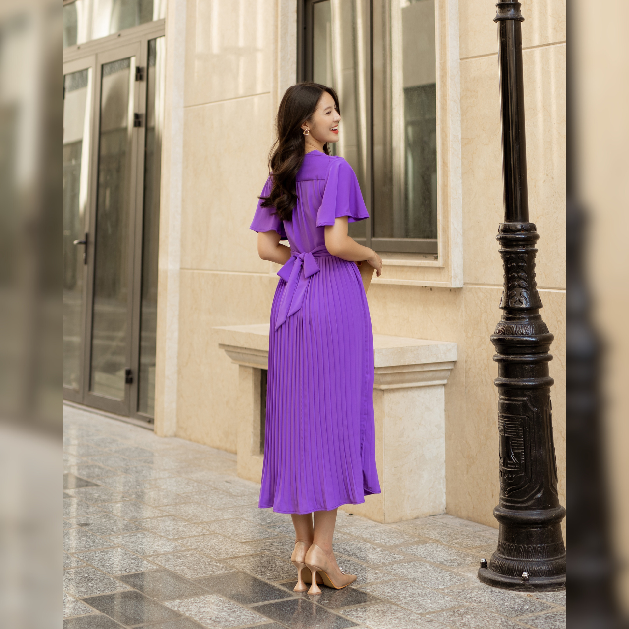 Váy xòe xếp ly cổ V tay cánh tiên_thumbnail_18