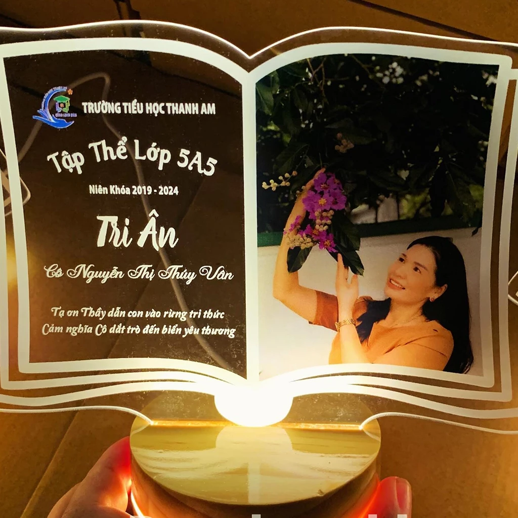 Đèn ngủ led 3d hình quyển sách in theo yêu cầu làm quà tặng tri ân thầy cô giáo ngày 20/10, 20/11_thumbnail_6
