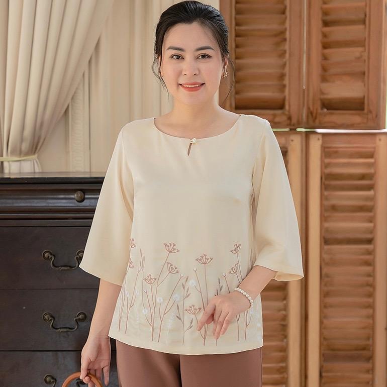 GUMOM - Áo Kiểu Trung Niên U50 U60 Cao Cấp Cổ Tròn Tay Lỡ Thêu Hoa Đính Nút Sang Trọng Cho Nữ - Women Nhung Kem Xanh Nho Tua Rua Top Voi_thumbnail_2