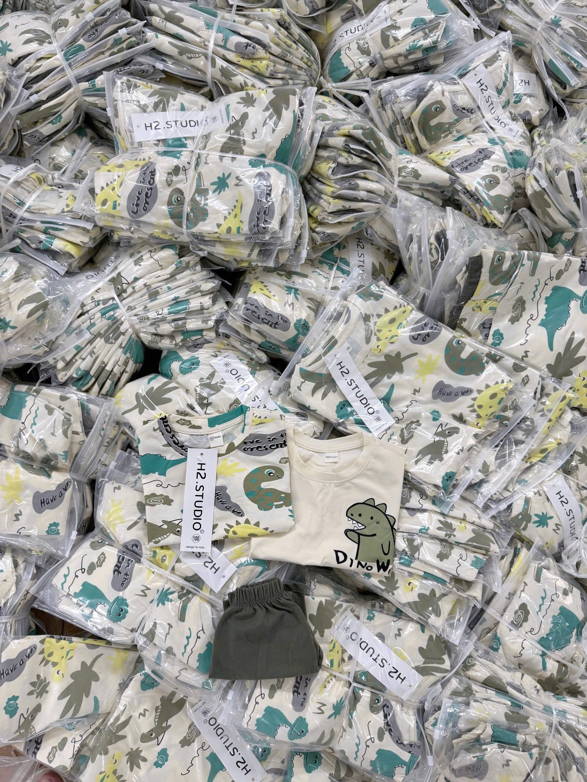 A90 SET 2 ÁO 1 QUẦN KHỦNG LONG LIVE ORES - A100.154