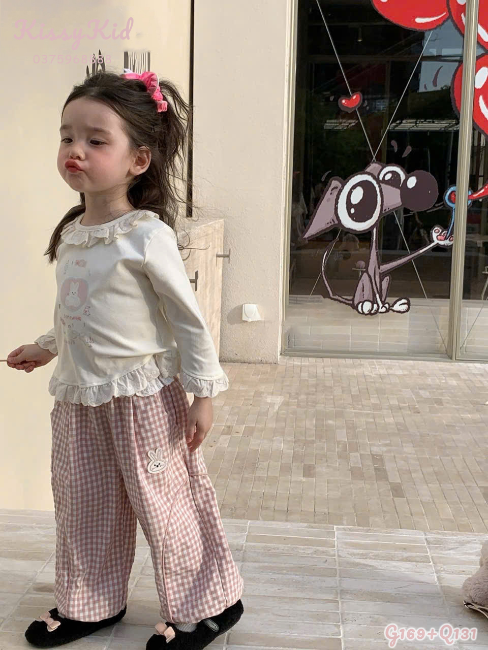 (G169) Áo thun cổ bèo hoạ tiết thỏ trái tim hồng AHA_thumbnail_0