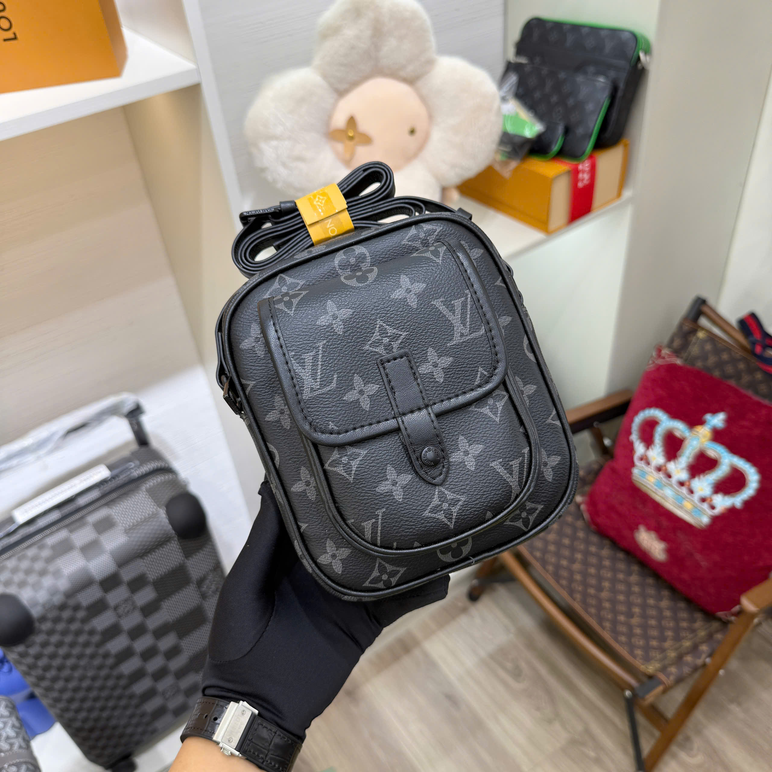 Túi đeo chéo Louis Vuitton Christopher Wearable Wallet_thumbnail_1