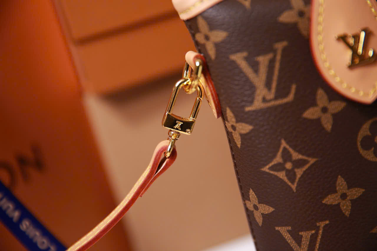 LV FOLD ME POUCH SP_thumbnail_3