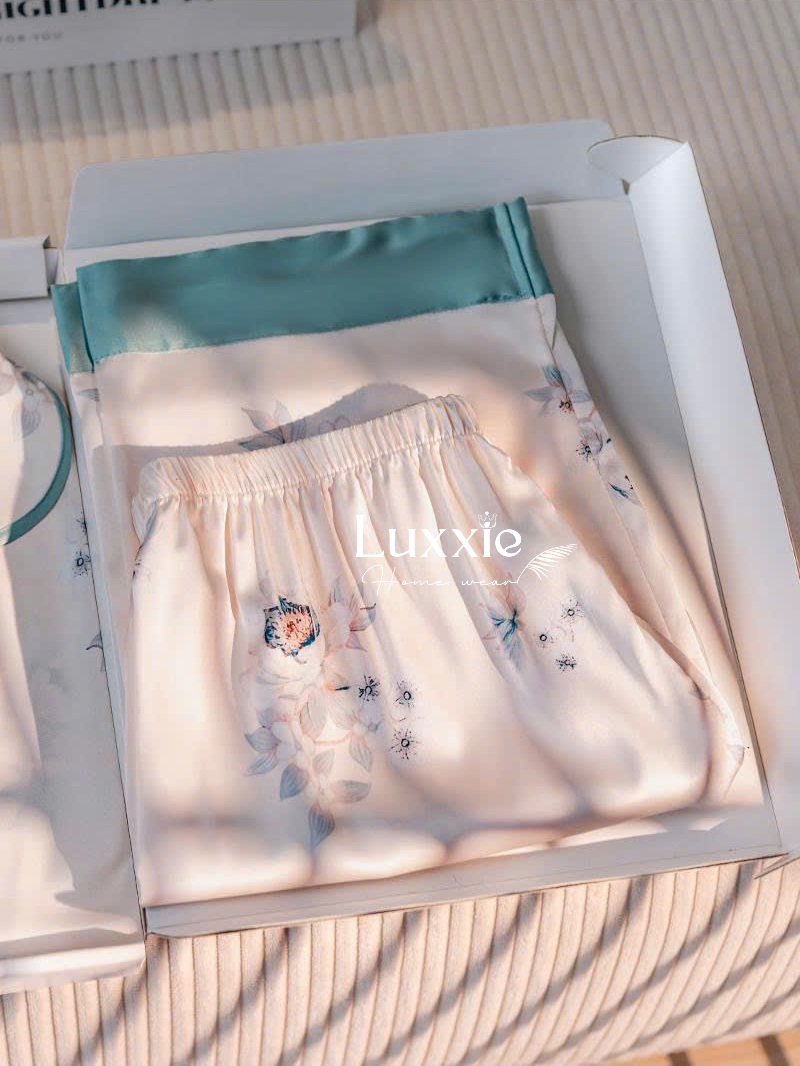 LEDAI13 Pijama lụa trắng hoa viền xanh_thumbnail_2