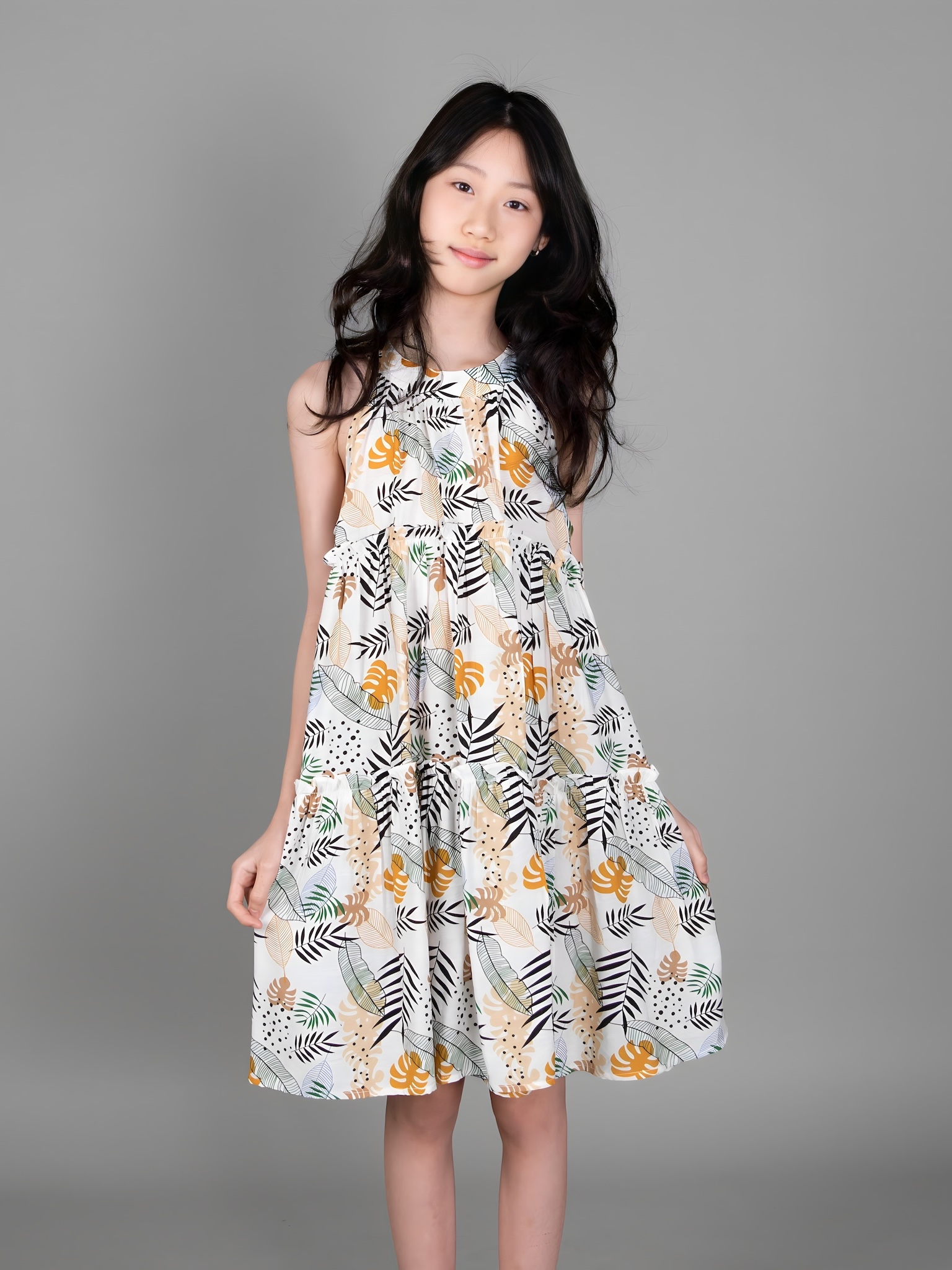 Váy cổ kiềng họa tiết hình lá