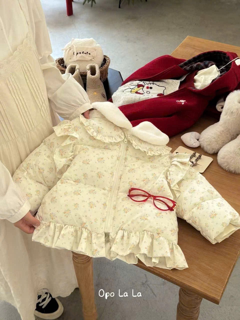 (M160) Áo khoác trần bông cổ lông hoa nhí_thumbnail_1