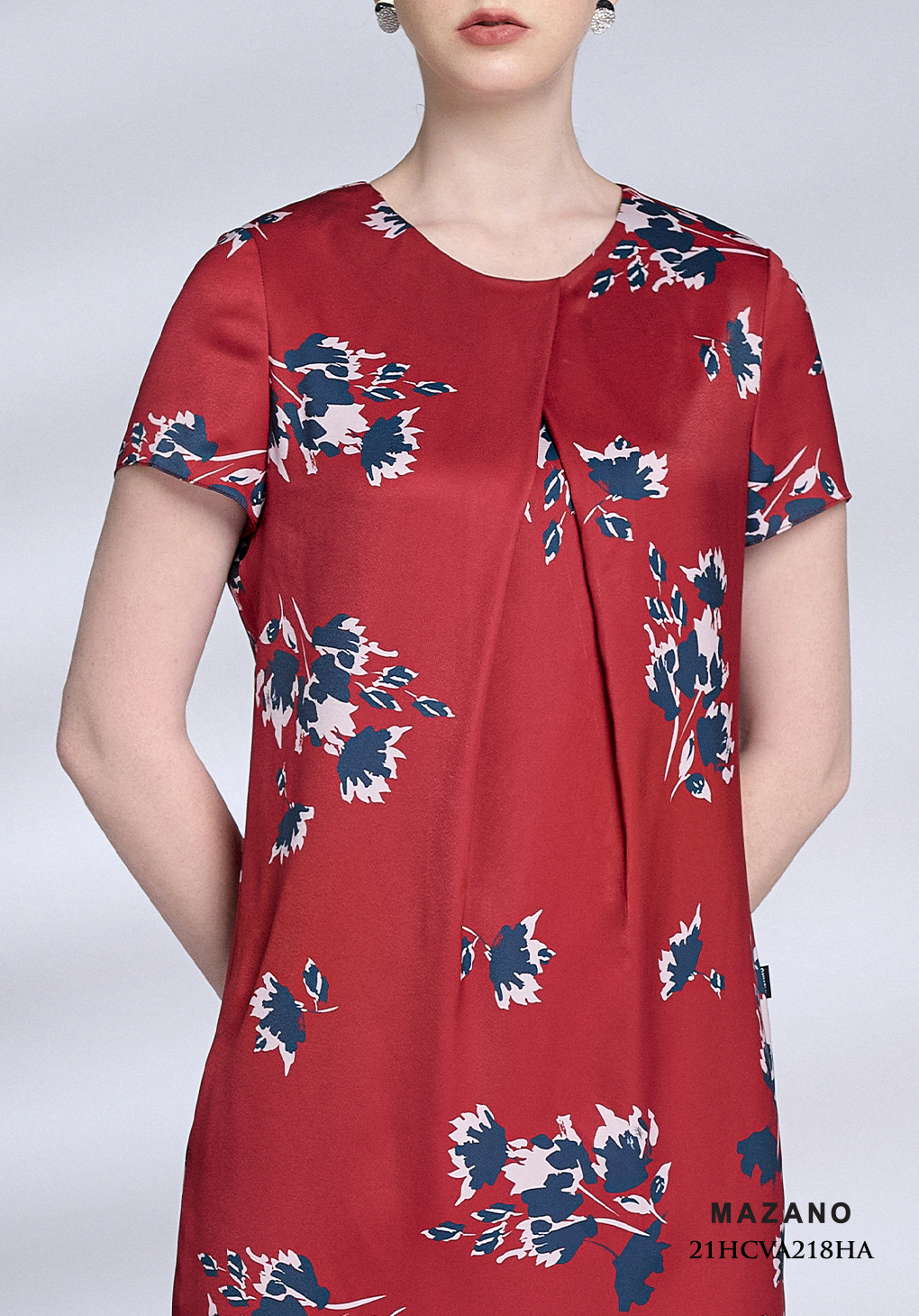 Váy đỏ suông họa tiết hoa cổ xếp_thumbnail_4