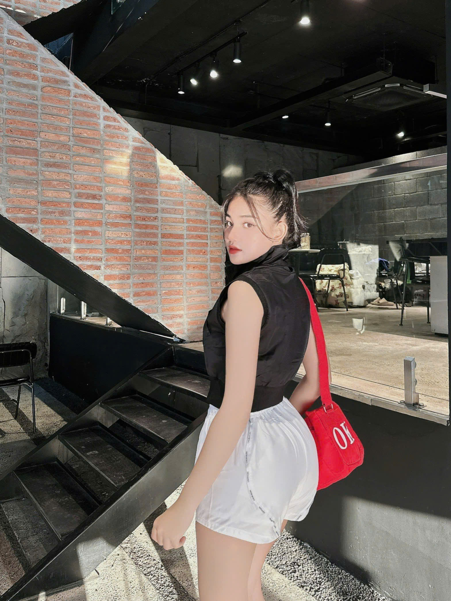 Áo Tank Thể Thao Mặc Ngoài Dáng Gile Khoá Trước