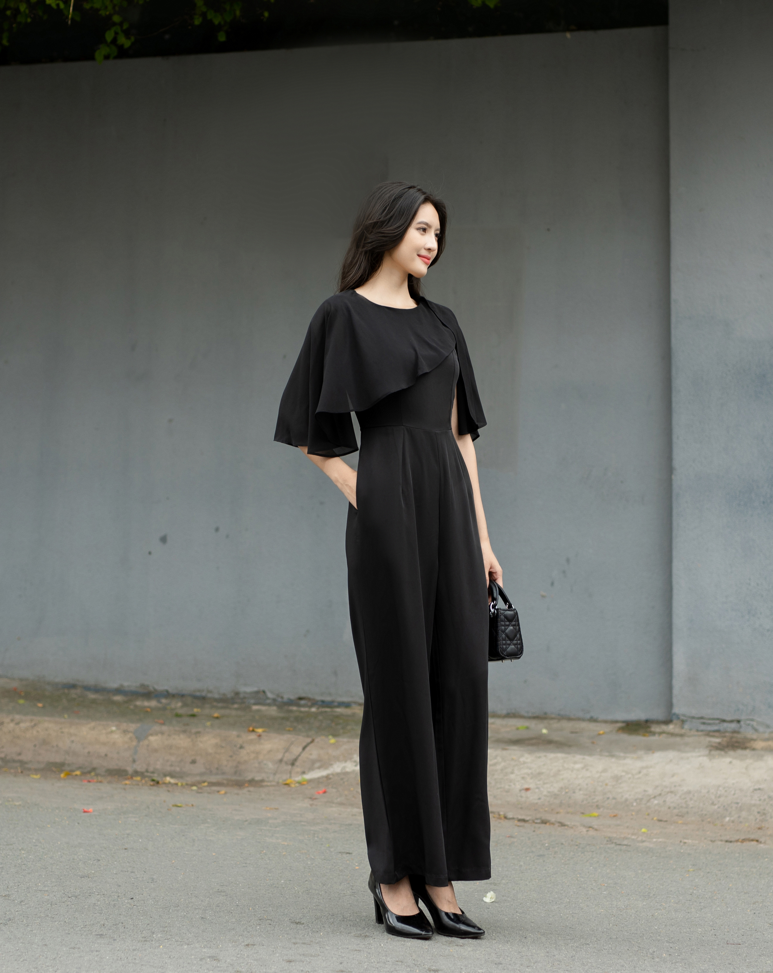 Jumpsuit dài cổ tròn phối tay sang trọng_thumbnail_9