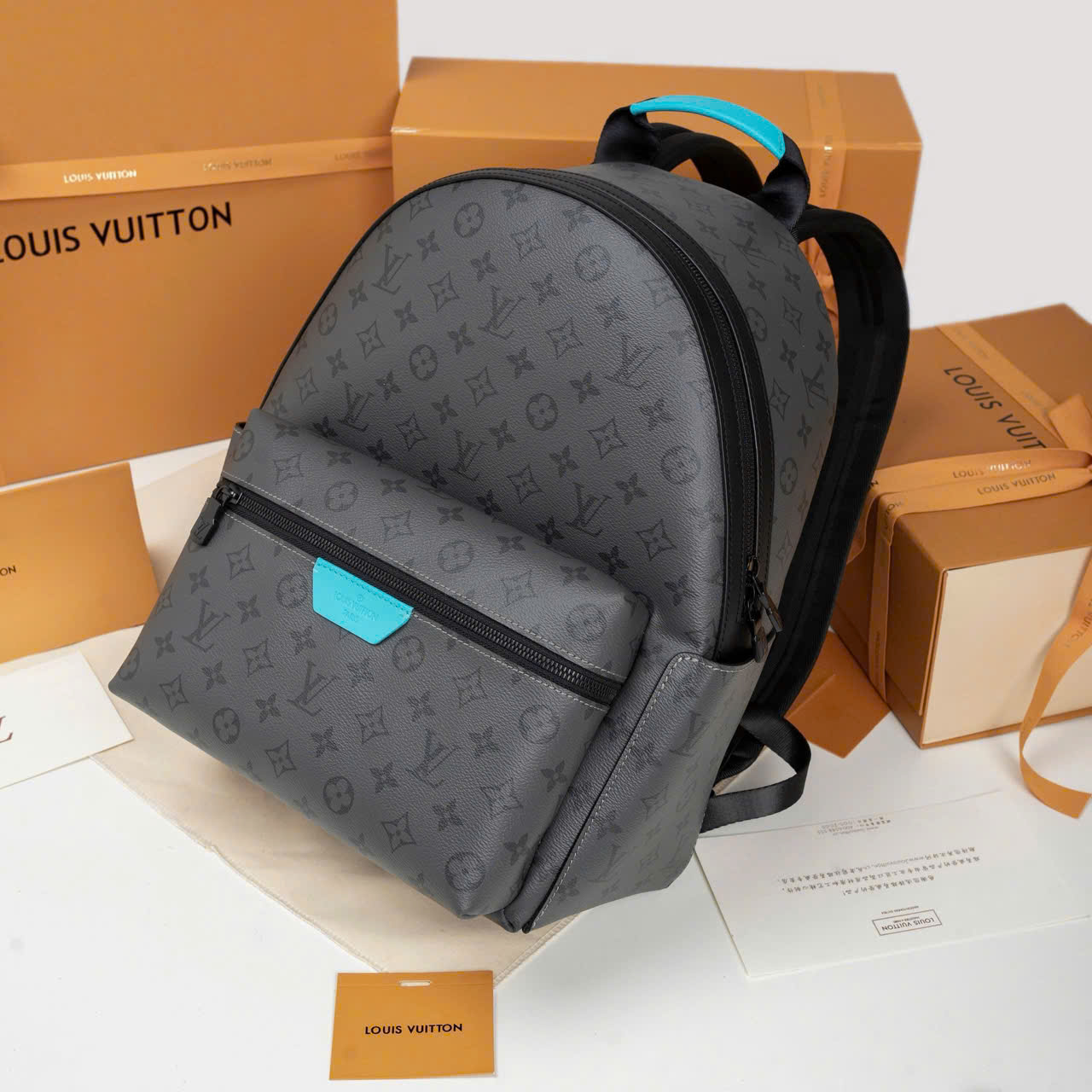Ba lô nam Louis Vuitton Discovery PM hoa xám_thumbnail_2