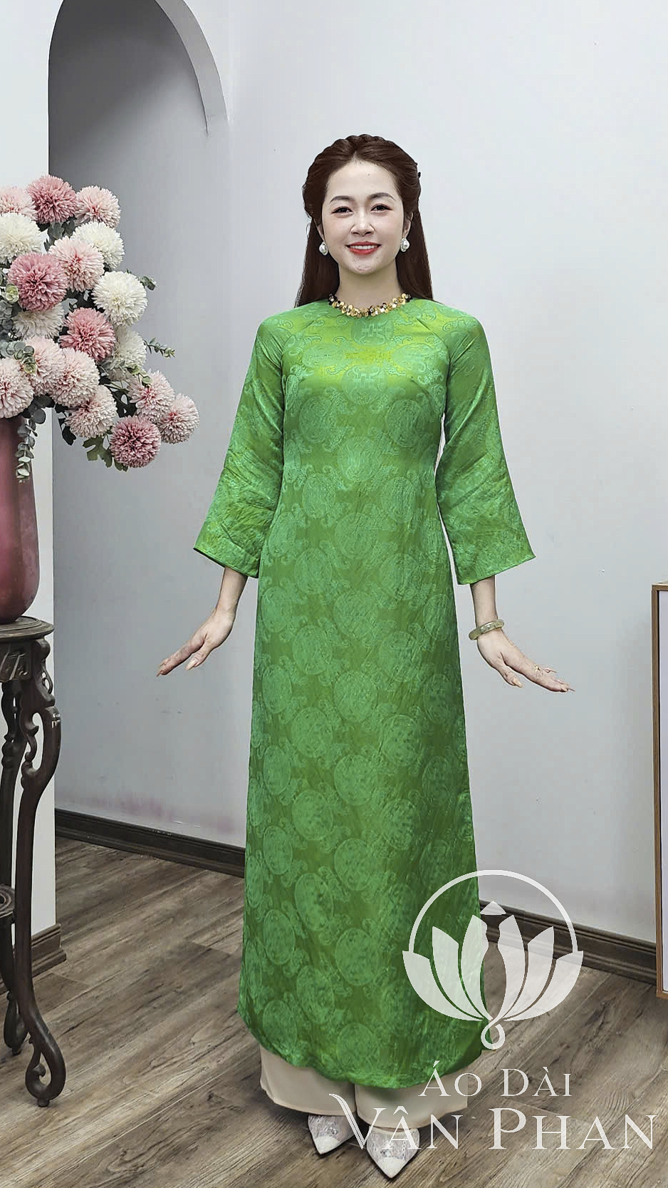 CT351 áo dài cách tân cổ khít tay loe dài tơ tằm tencel màu xanh lá_thumbnail_2