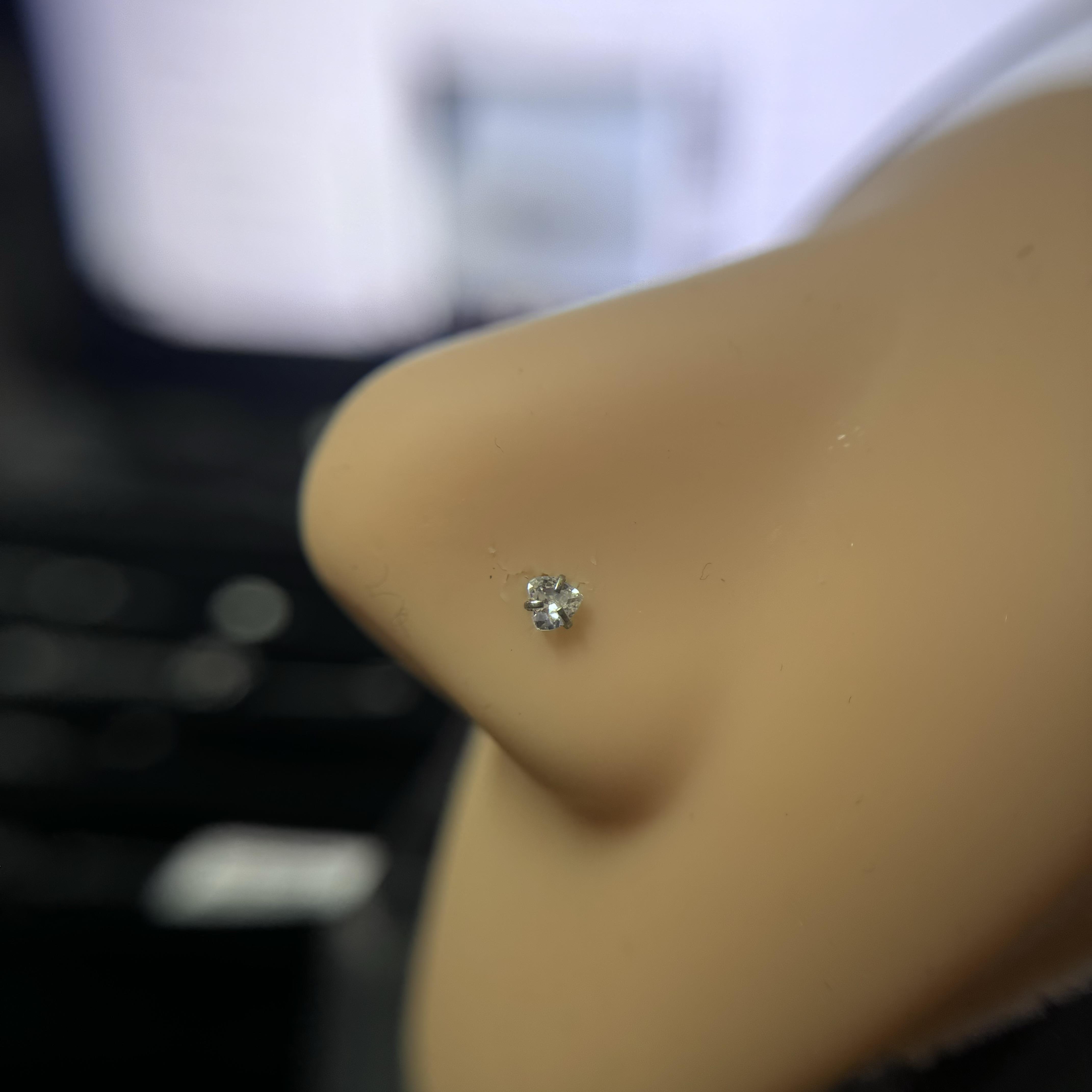 Mũi c kim cương tim trắng chấu._thumbnail_3