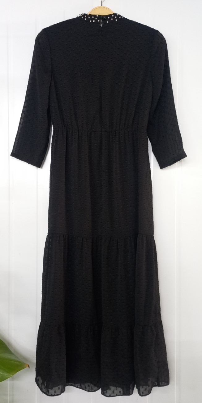 Đầm đen eo chun ta lỡ cổ đính trang trí_thumbnail_1