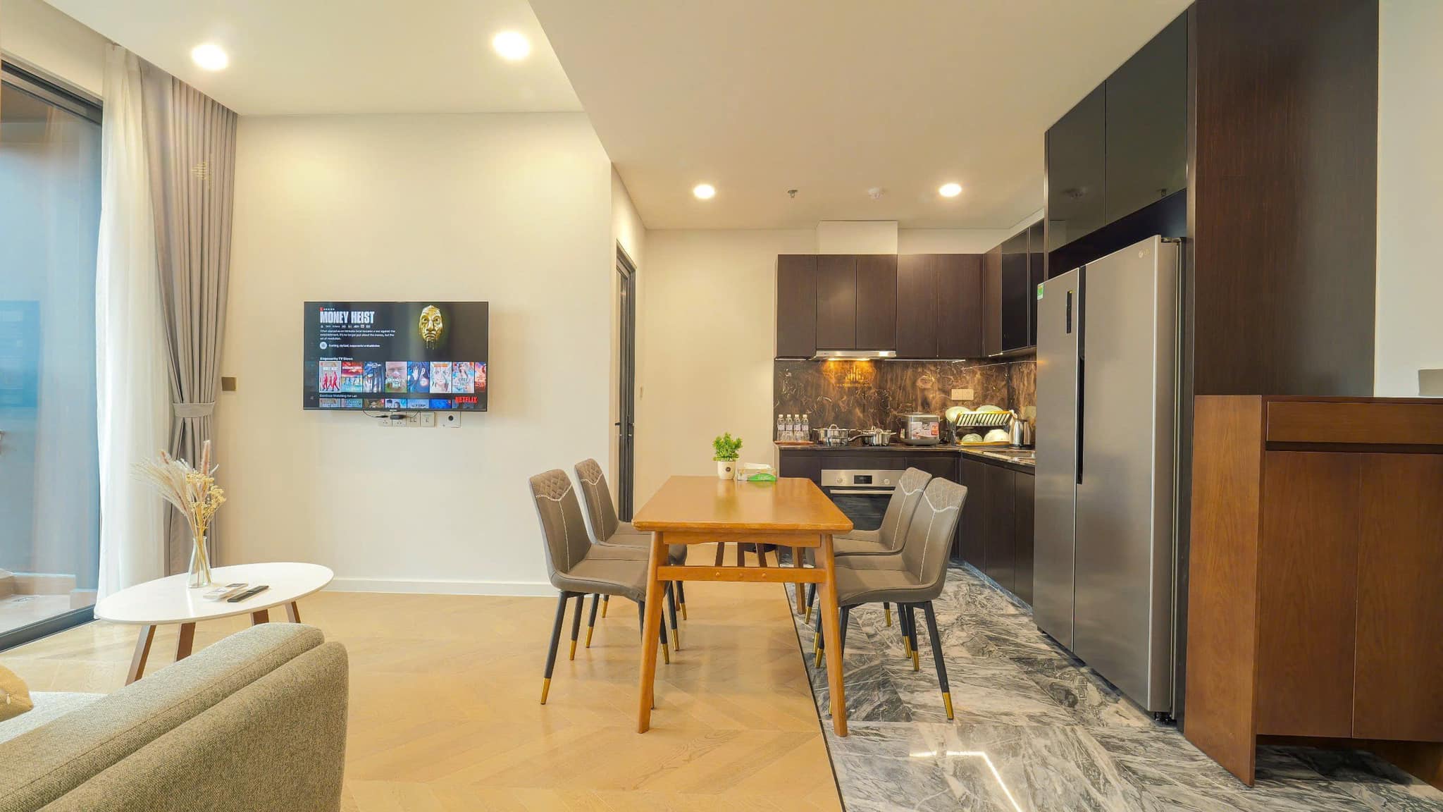 Deal Hot - Update list căn thuê 2PN view lung linh, hổ trợ xem nhà 24/7