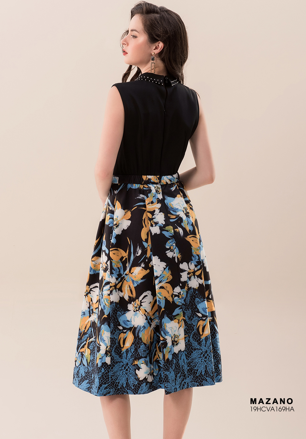 Đầm đen xòe chân họa tiết đính hoa cổ_thumbnail_2