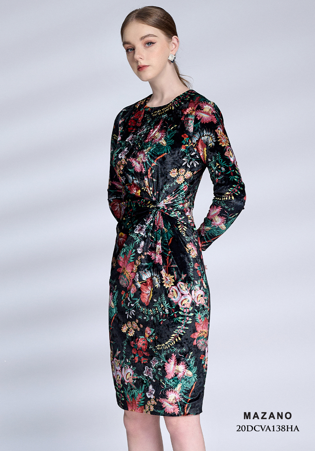 Đầm nhung đen xoắn eo dài tay xếp ly vai_thumbnail_3