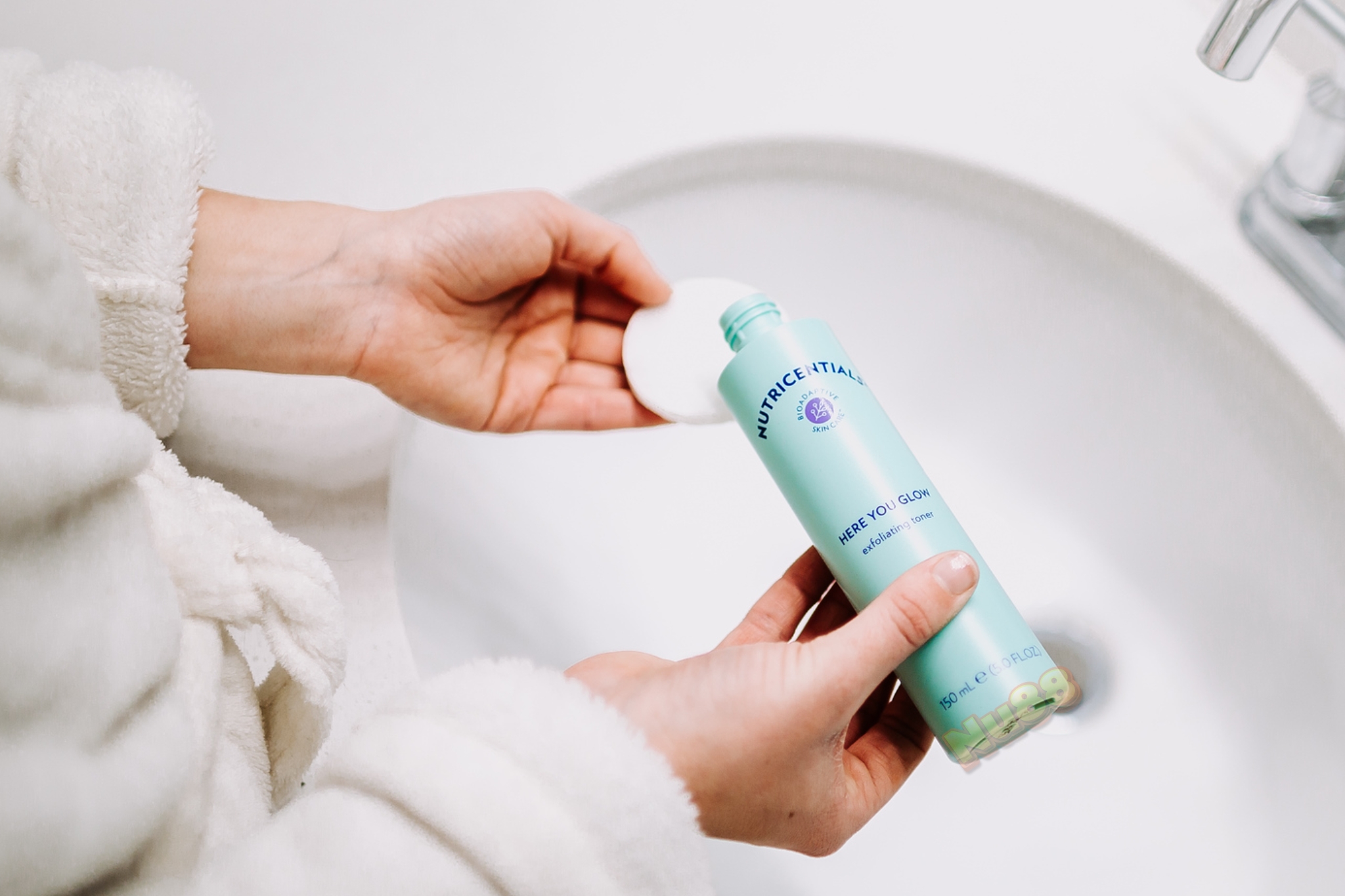 Nước hoa hồng Here You Glow Exfoliating Toner Nuskin