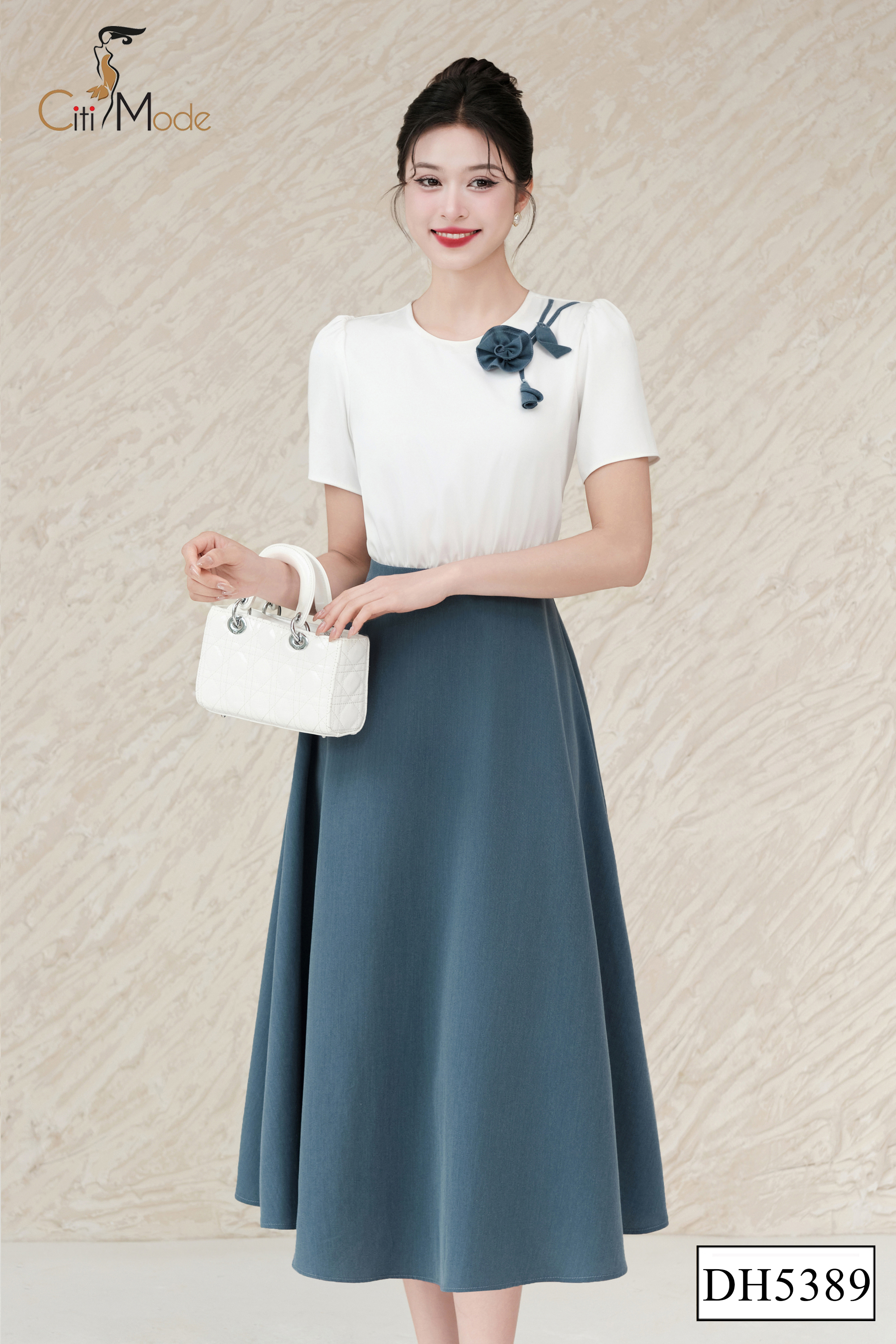 Đầm xòe trắng phối chân xanh đính hoa ngực