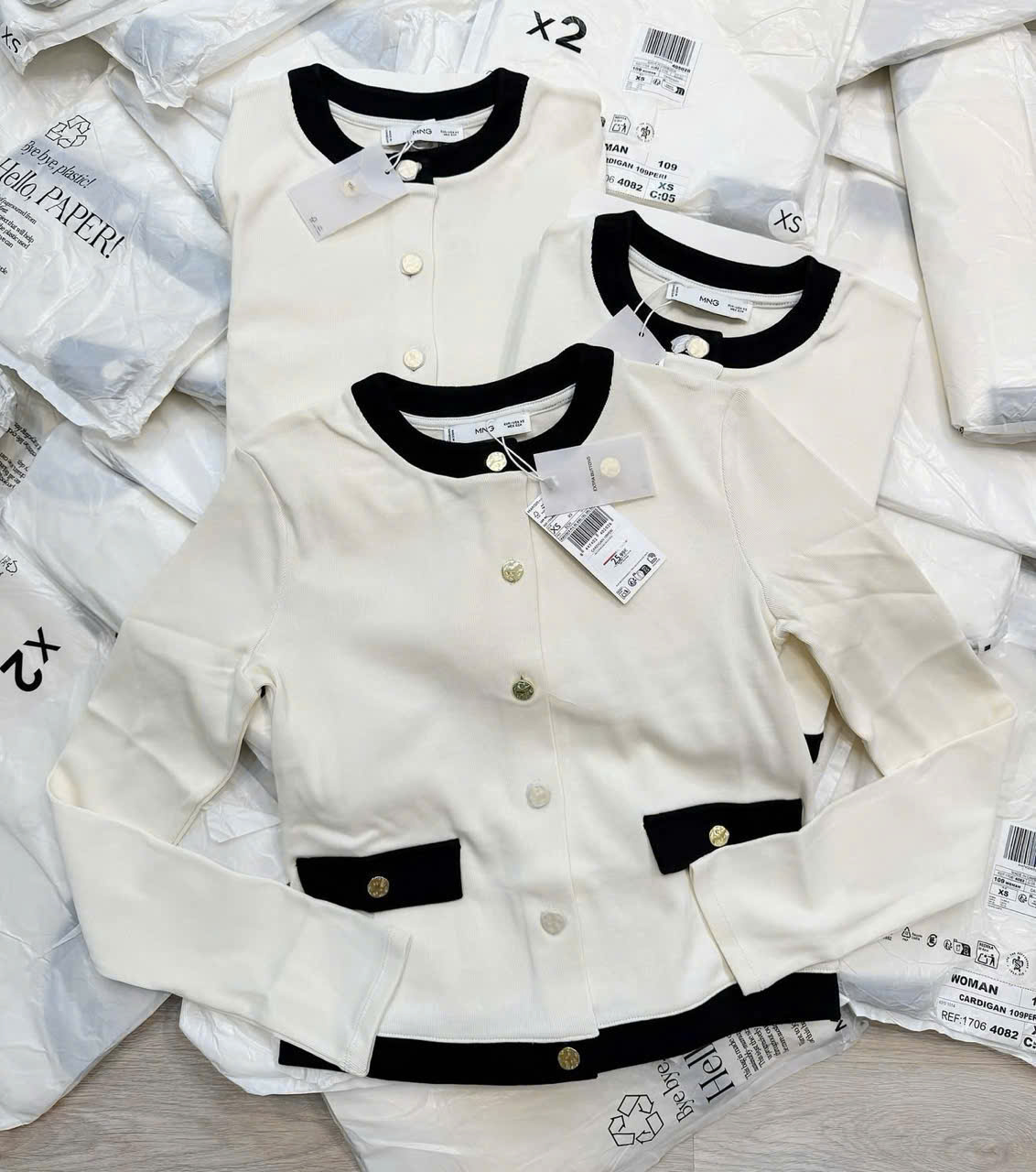 A820 ÁO CADIGAN TRẮNG_thumbnail_5
