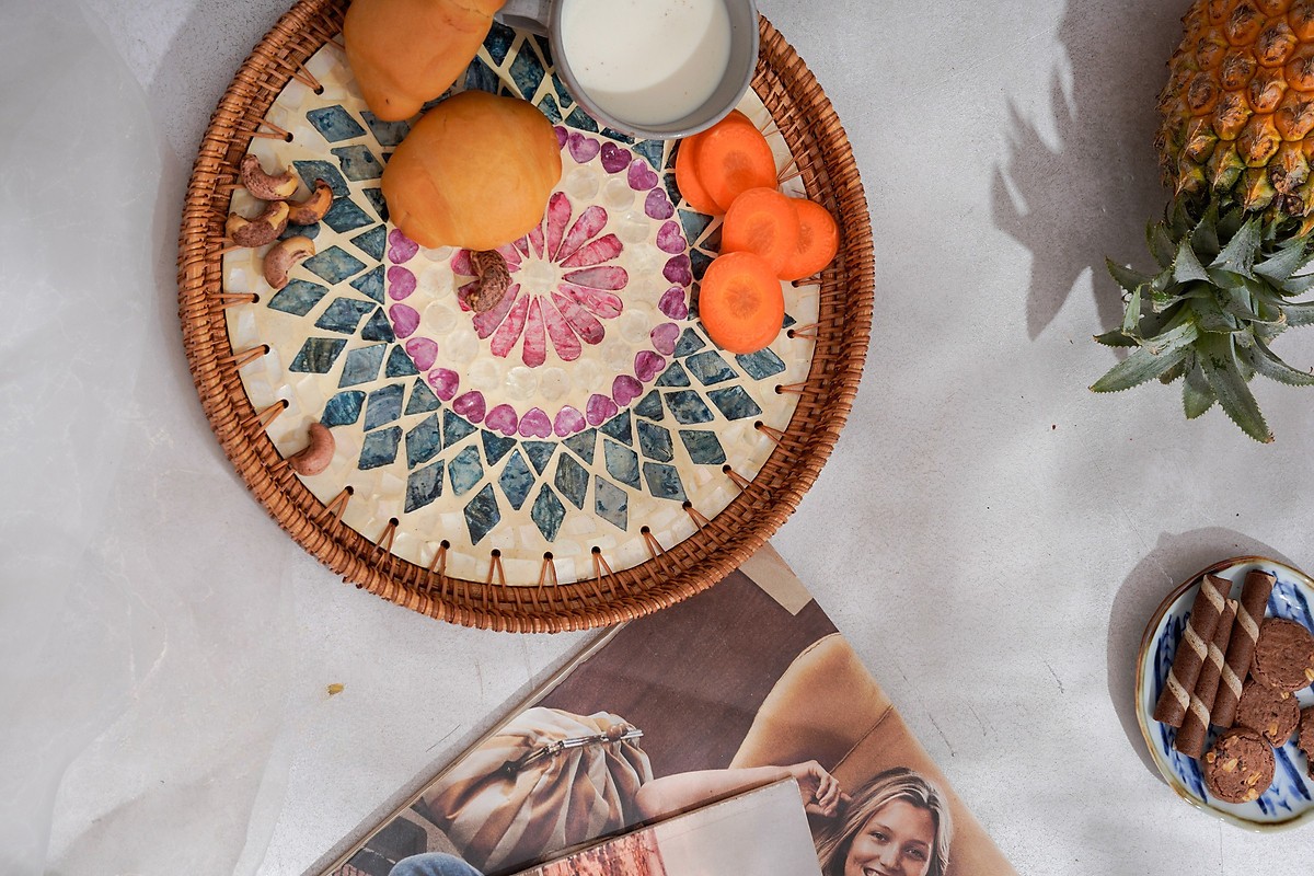Mother Of Pearl Rattan Tray MD001