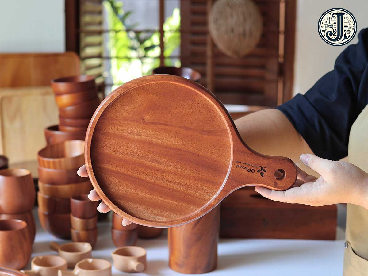 Khay gỗ tròn tay cầm xà cừ 20cm J000272