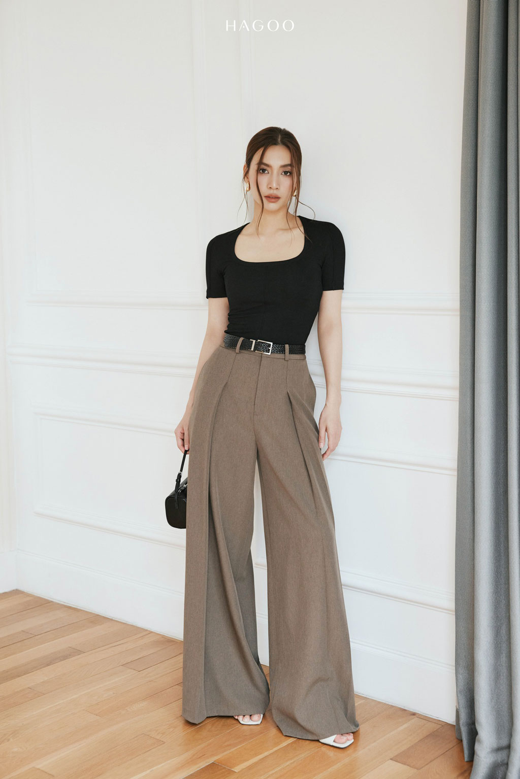 Áo thun cộc tay cổ U