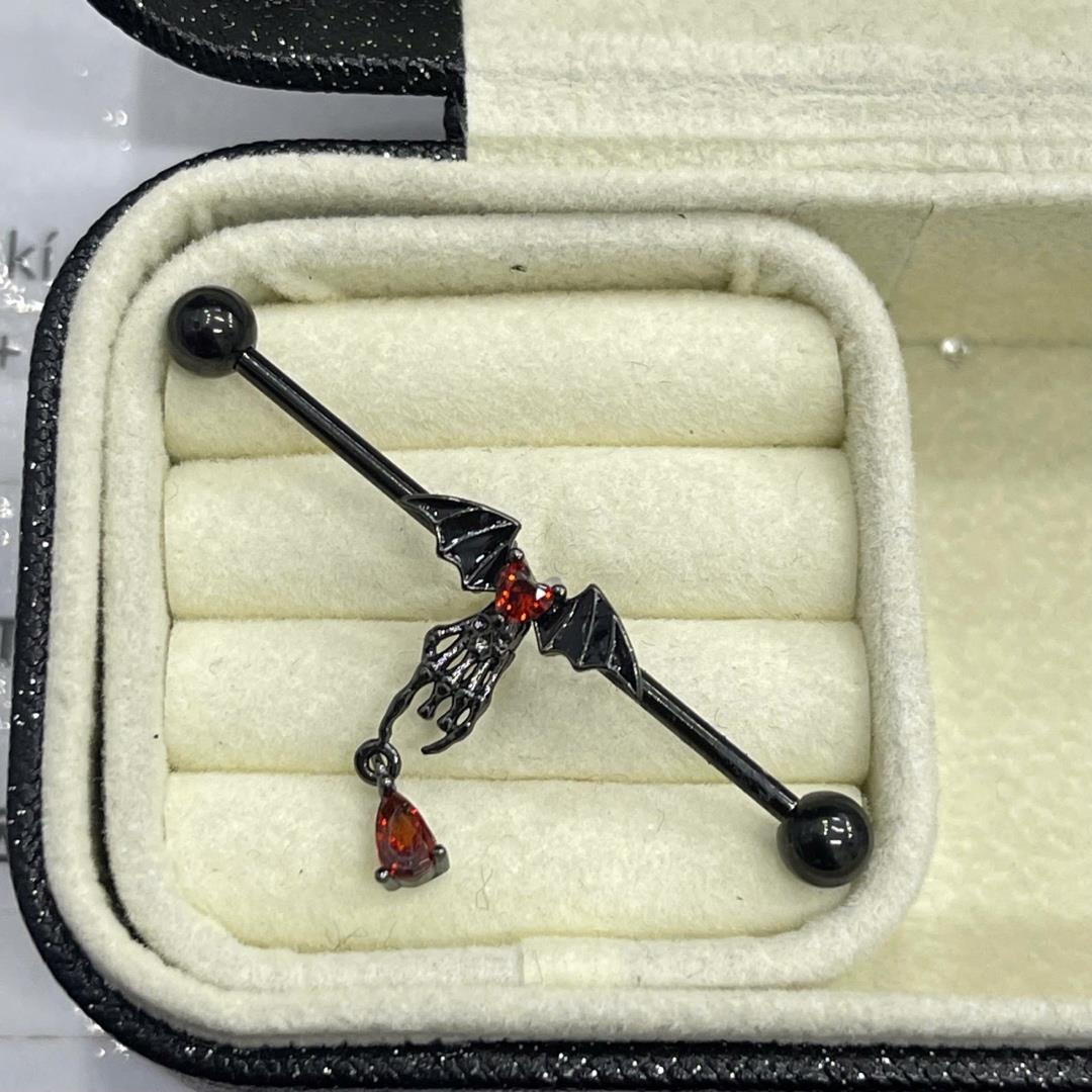 indus kiểu dơi đen rơi đá đỏ