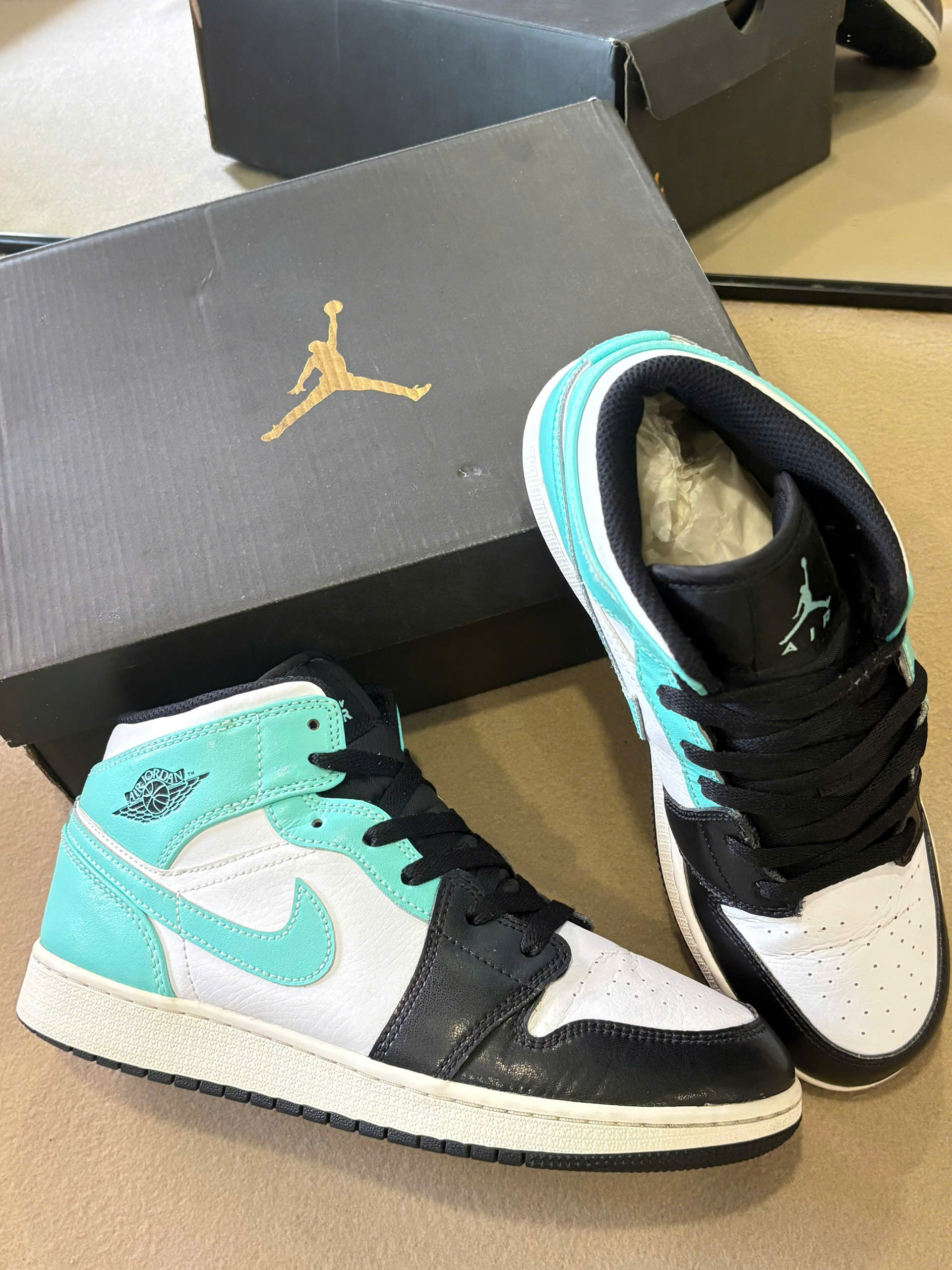 Nike Air Jordan 1 Mid GS ‘Tropical Twist’ 554725-132_thumbnail_7