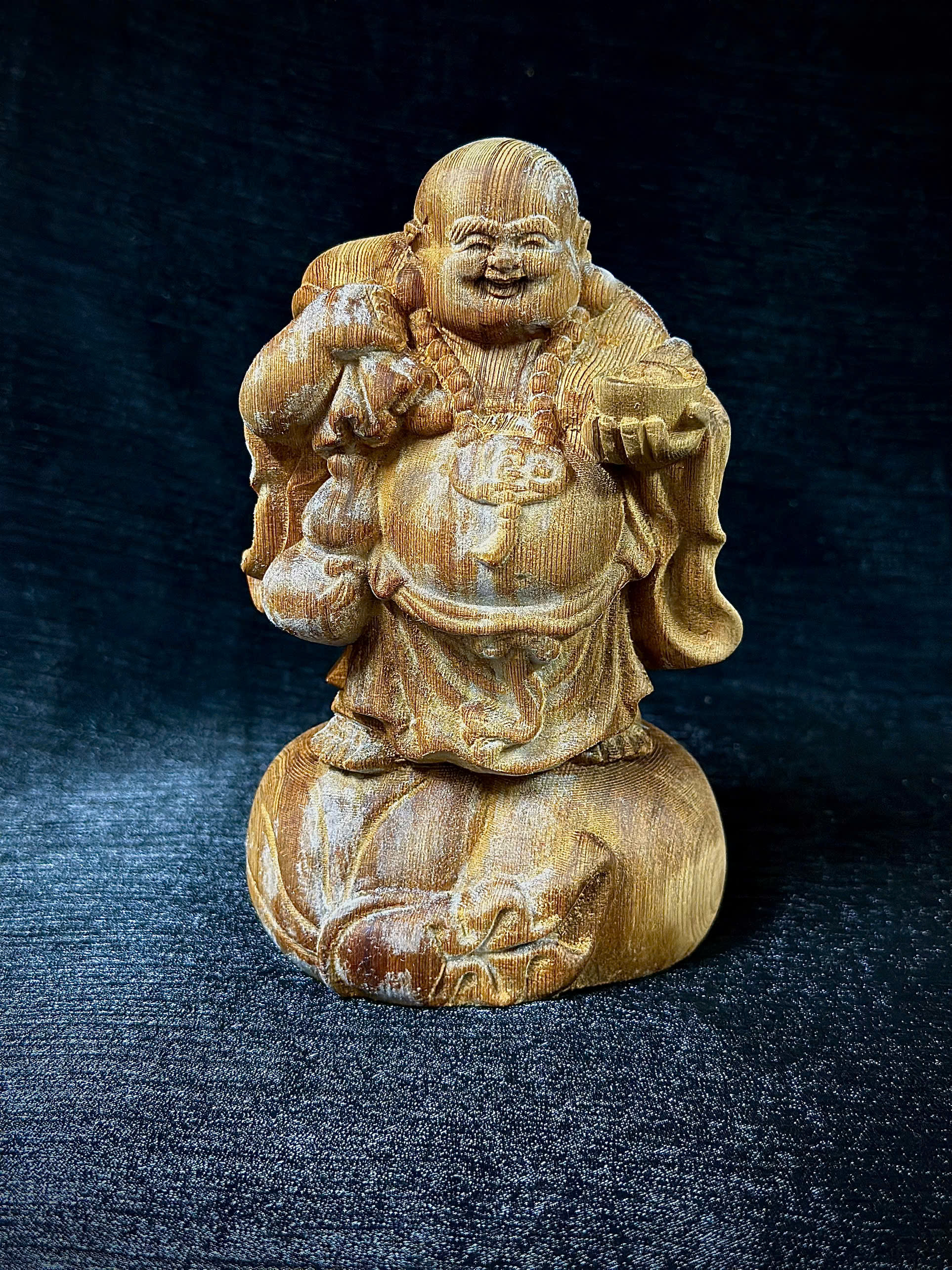 TƯỢNG DI LẶC GÁNH BAO - GỖ NGỌC AM