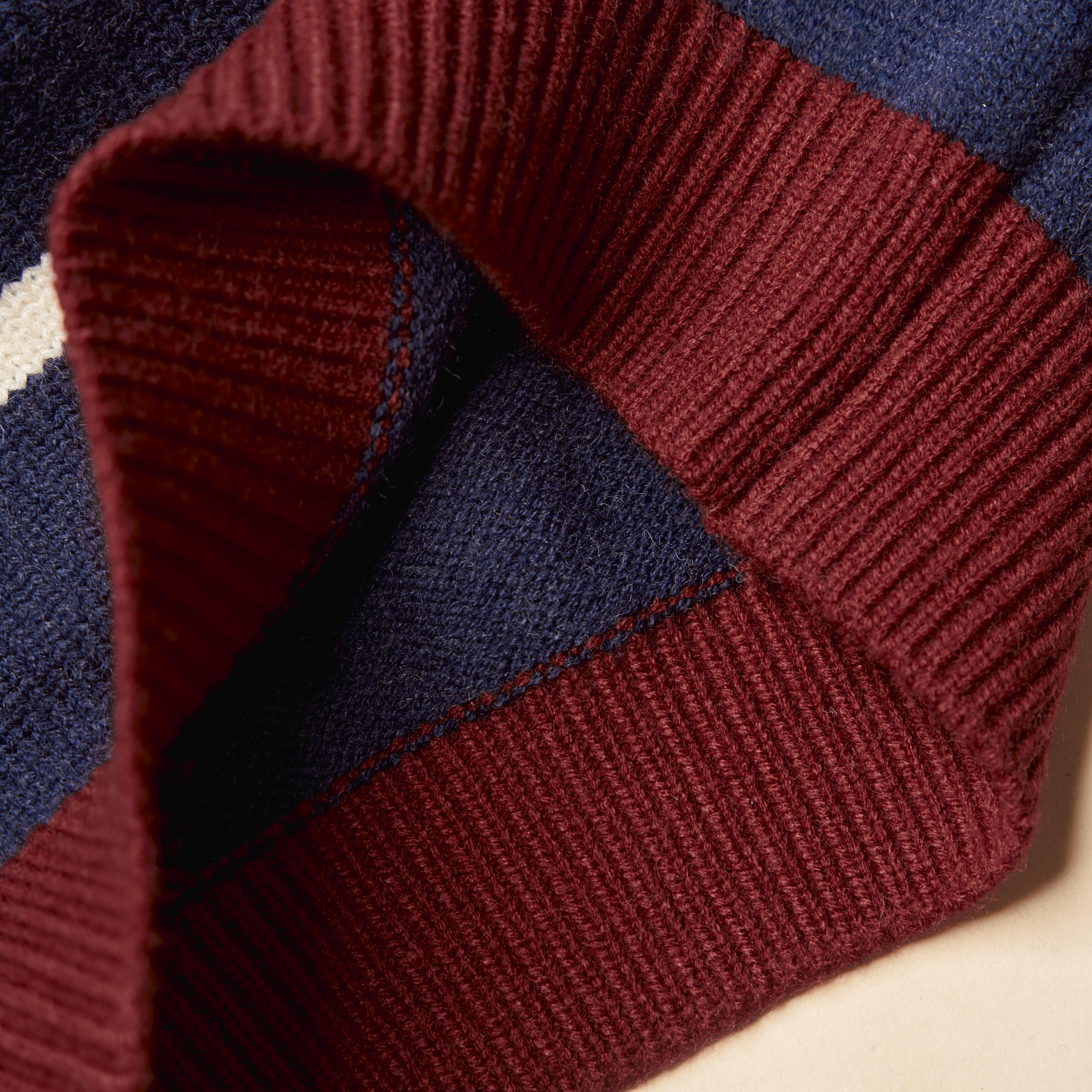 Áo len  thêu thân trước_thumbnail_3