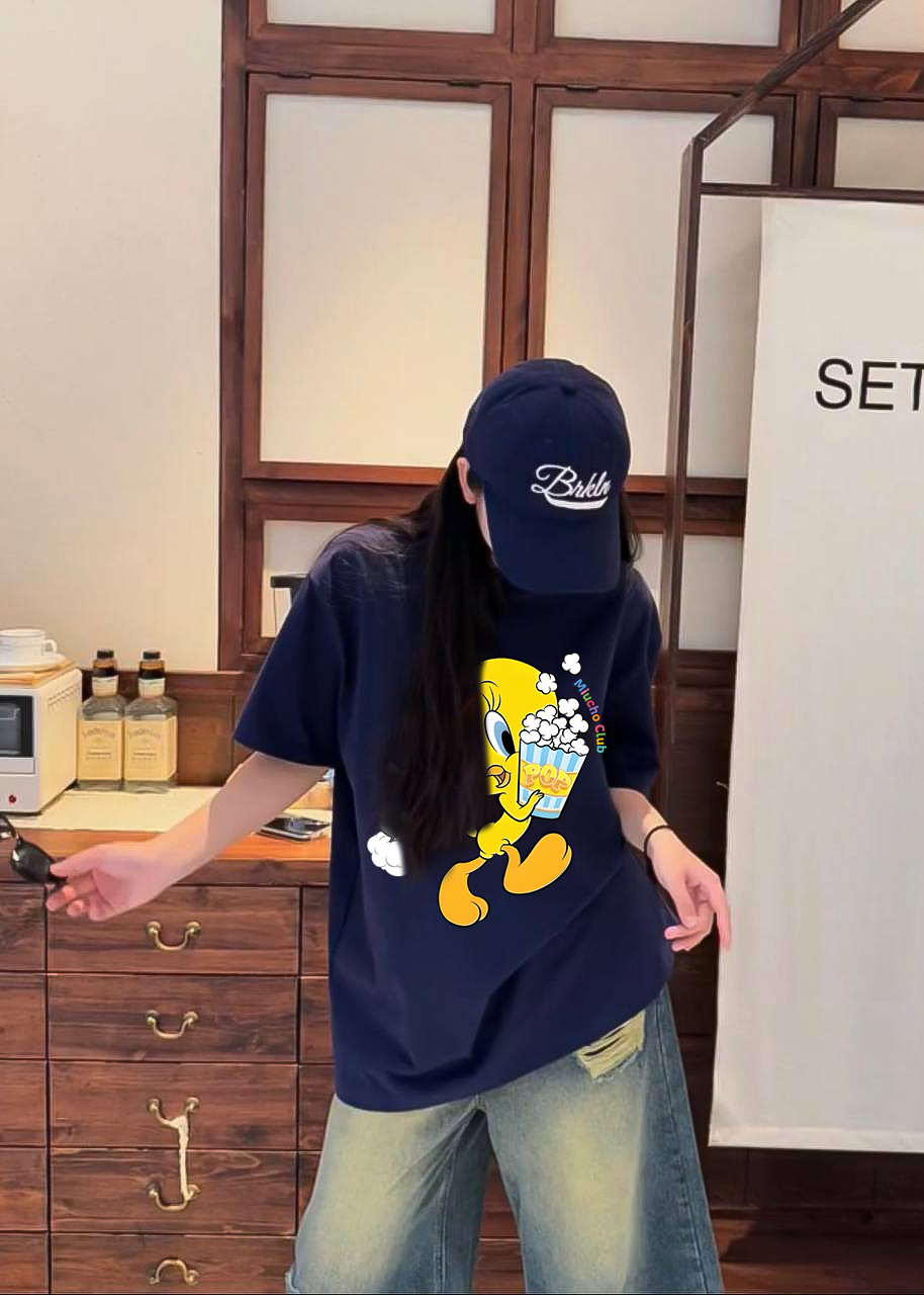 Áo thun nữ form rộng vịt vàng 2111 Miucho vải cotton 4c 220gsm cổ tròn in mix_thumbnail_3