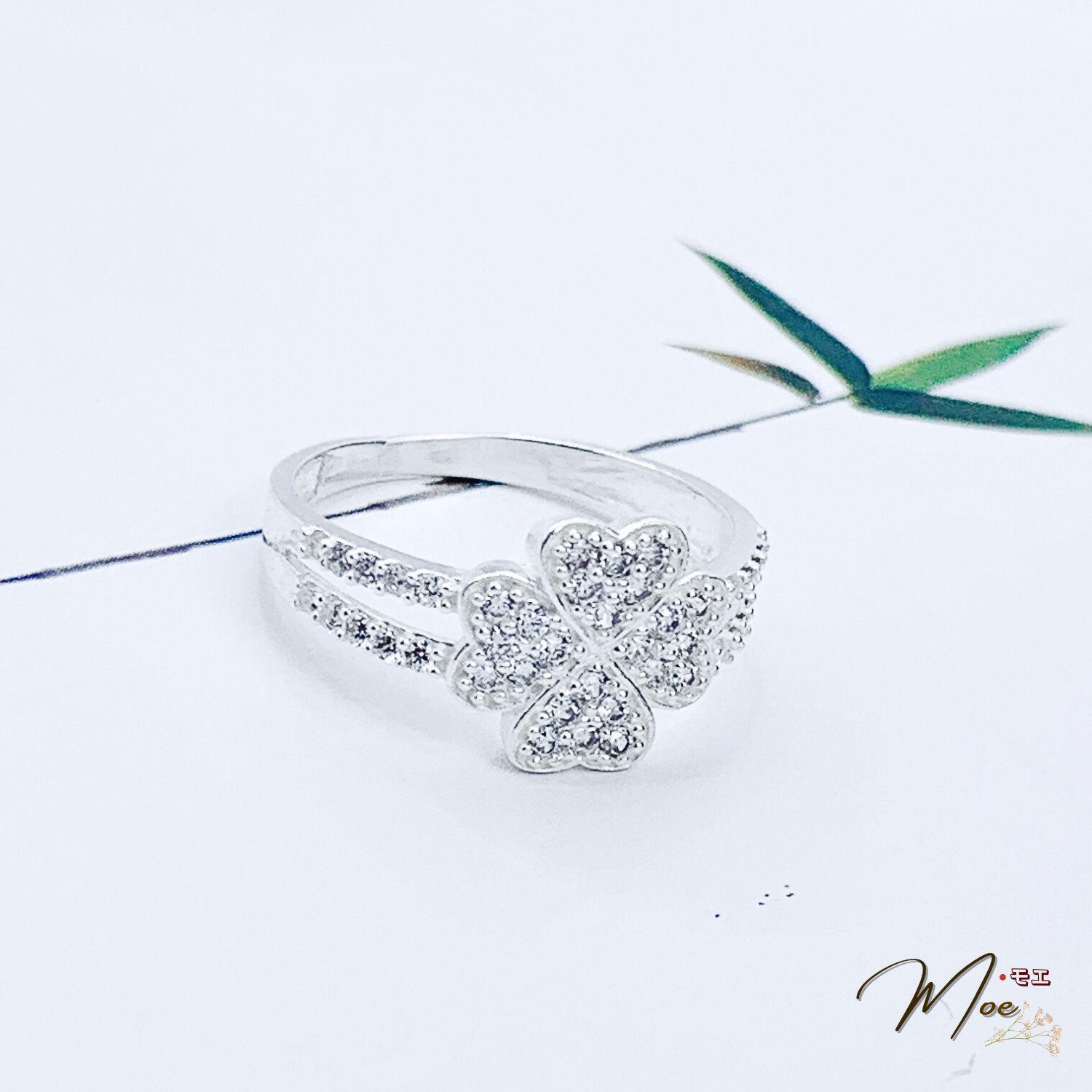 N65 - Nhẫn cỏ 4 lá nạm đá viền kép